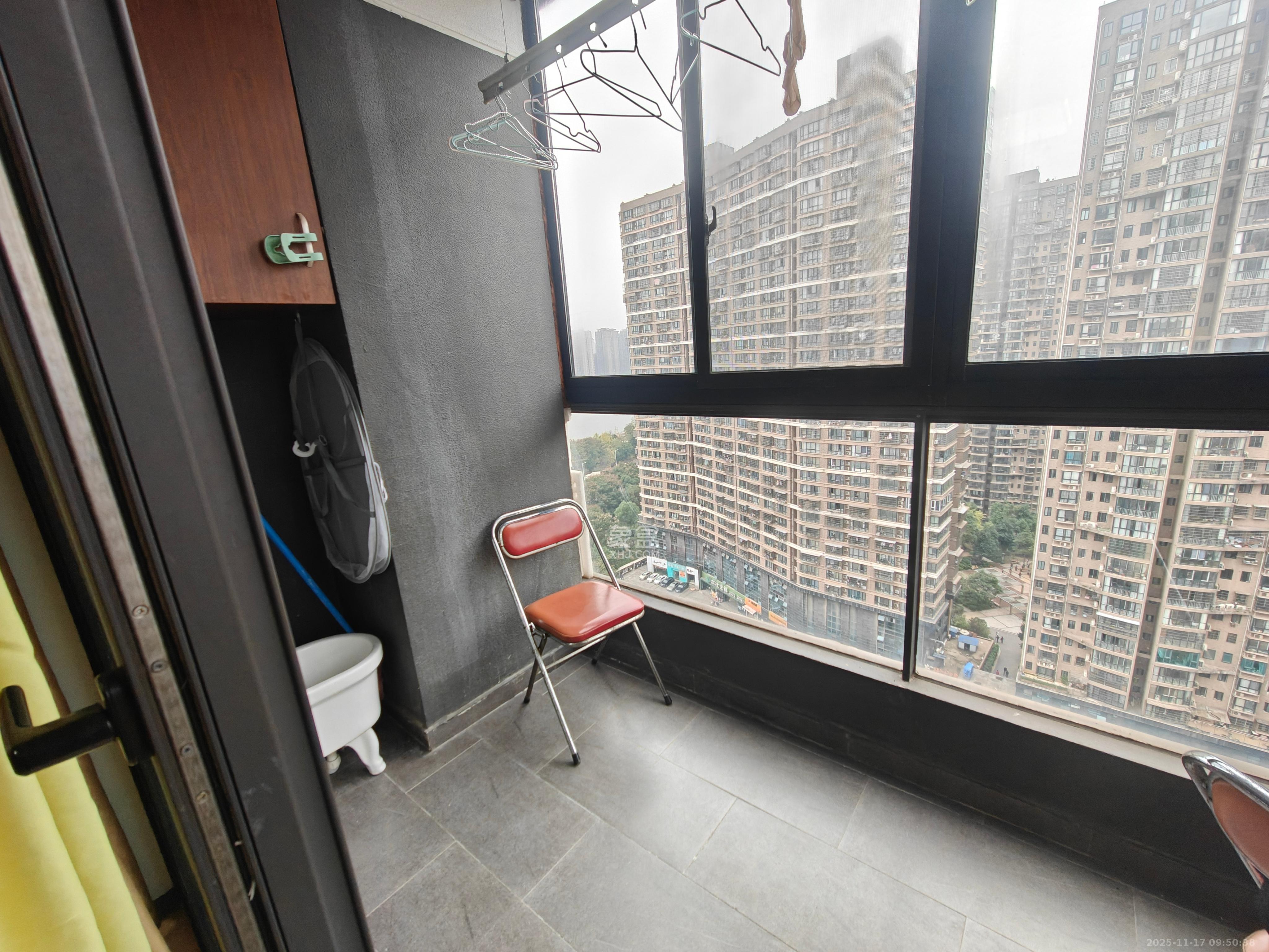 万科金域蓝湾 3室2厅1卫 2700.0元/月 万科金域蓝湾 3室2厅1卫 2700.0元/月室内图