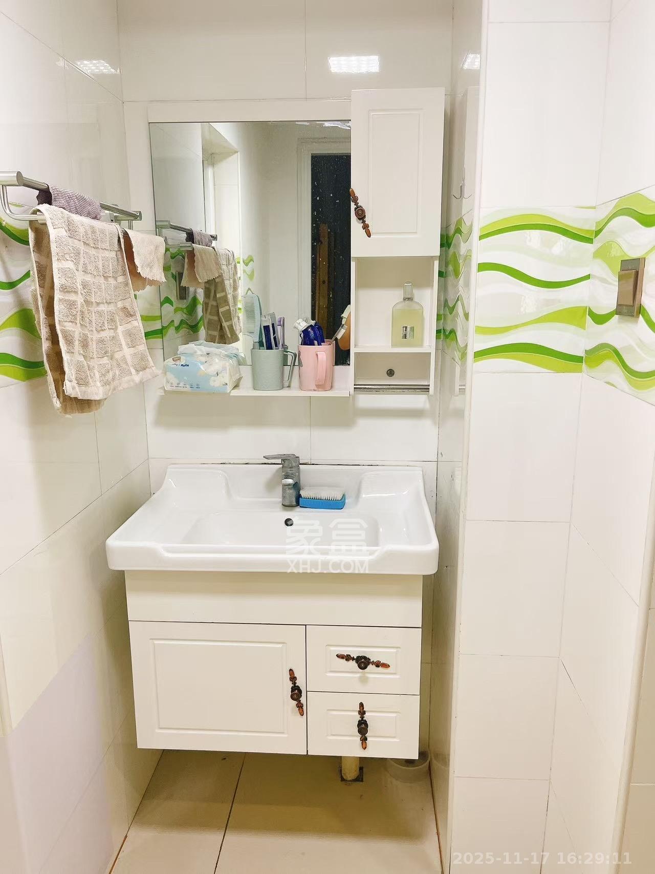 枫林美景 3室2厅1卫 2300.0元/月 枫林美景 3室2厅1卫 2300.0元/月室内图