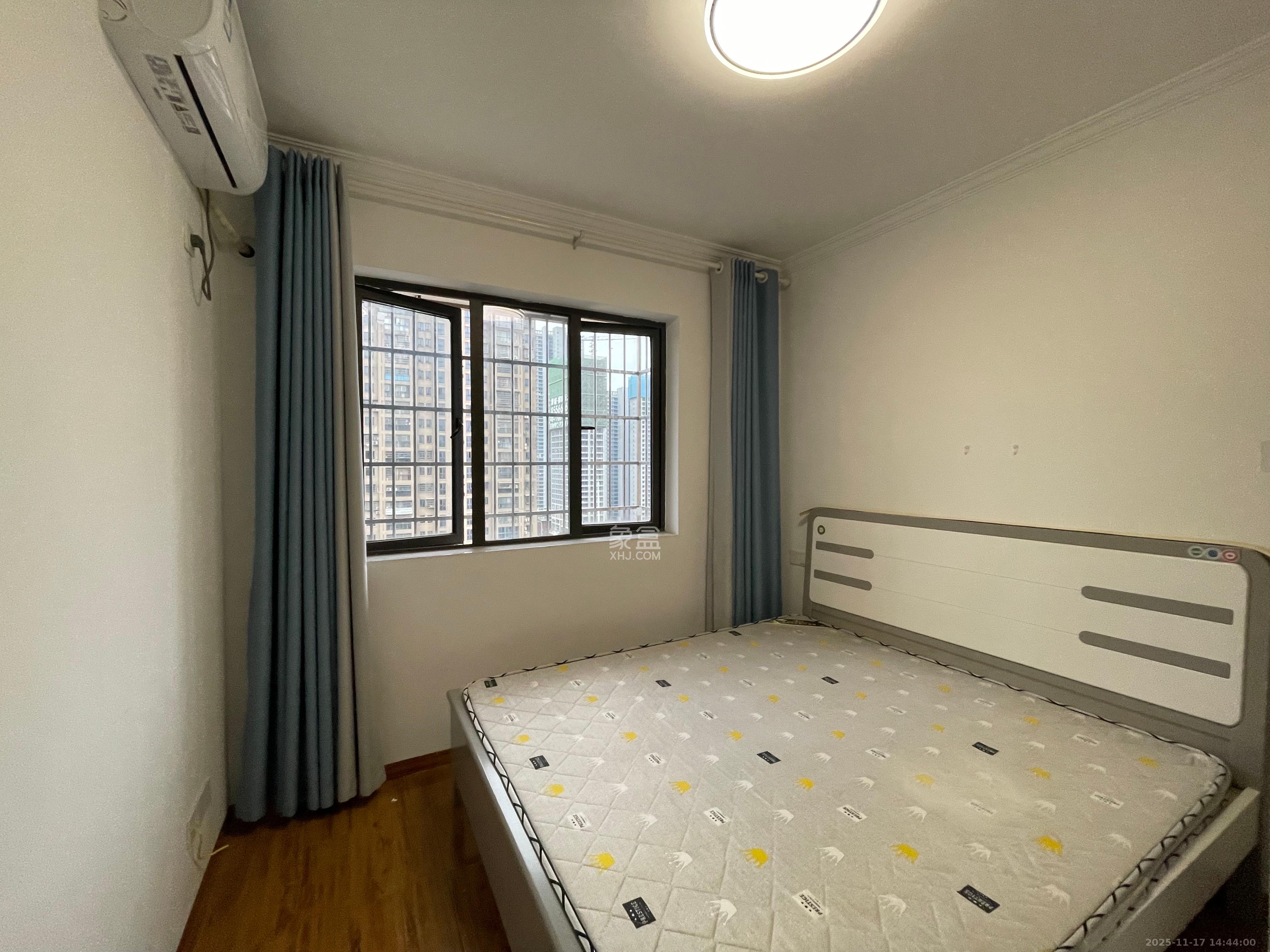 东岸梅园小区  2室2厅1卫    2200.0元/月室内图