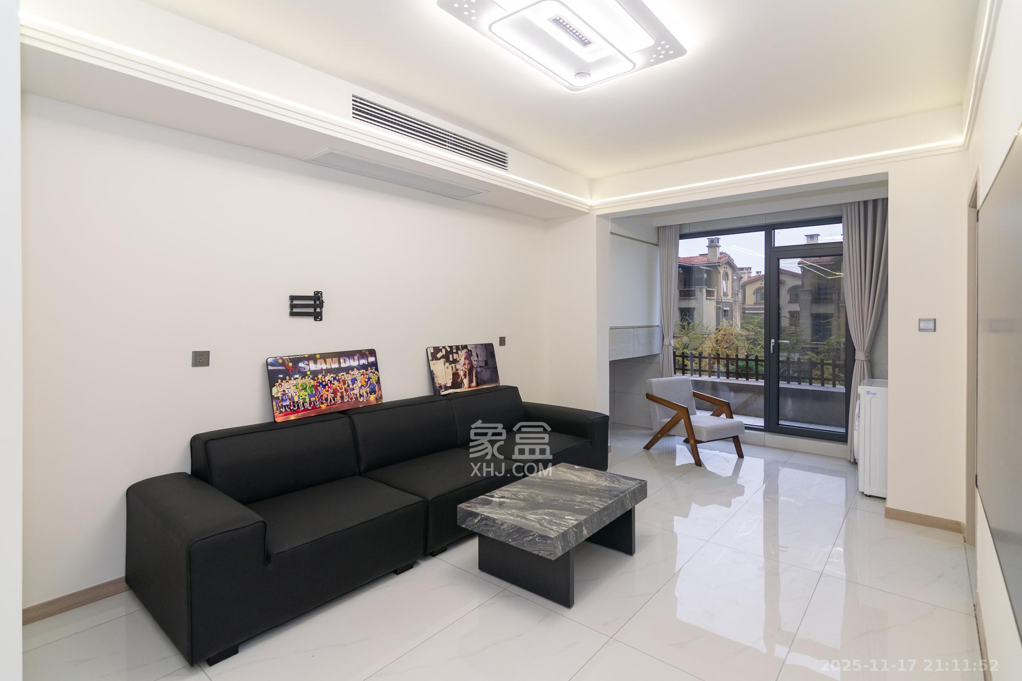 金地三千府(金地湖山樾、金地自在城) 3室2厅1卫 58.0万 金地三千府(金地湖山樾、金地自在城) 3室2厅1卫 58.0万客厅