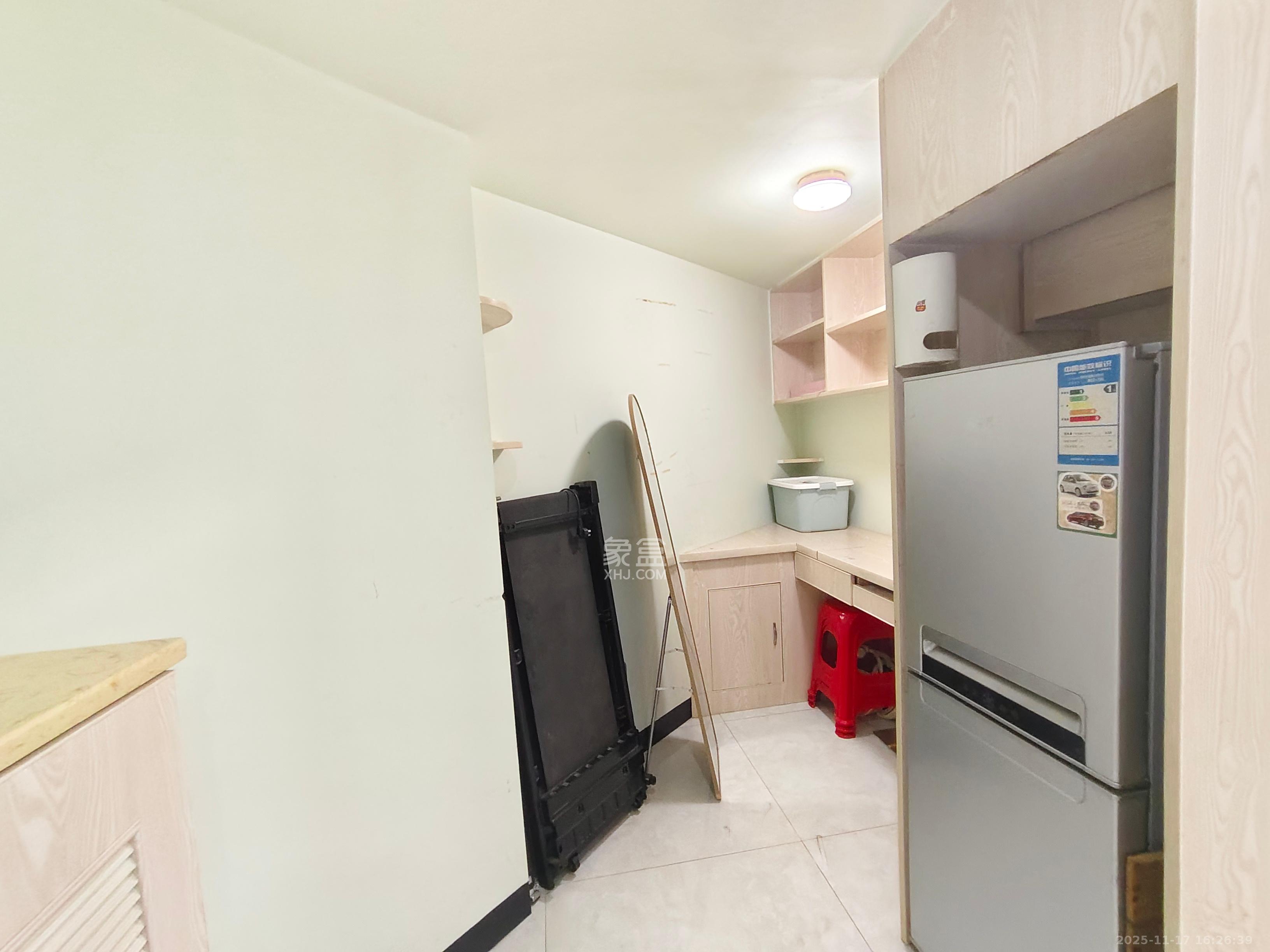 湖湾世景 1室1厅1卫 1400.0元/月 湖湾世景 1室1厅1卫 1400.0元/月室内图