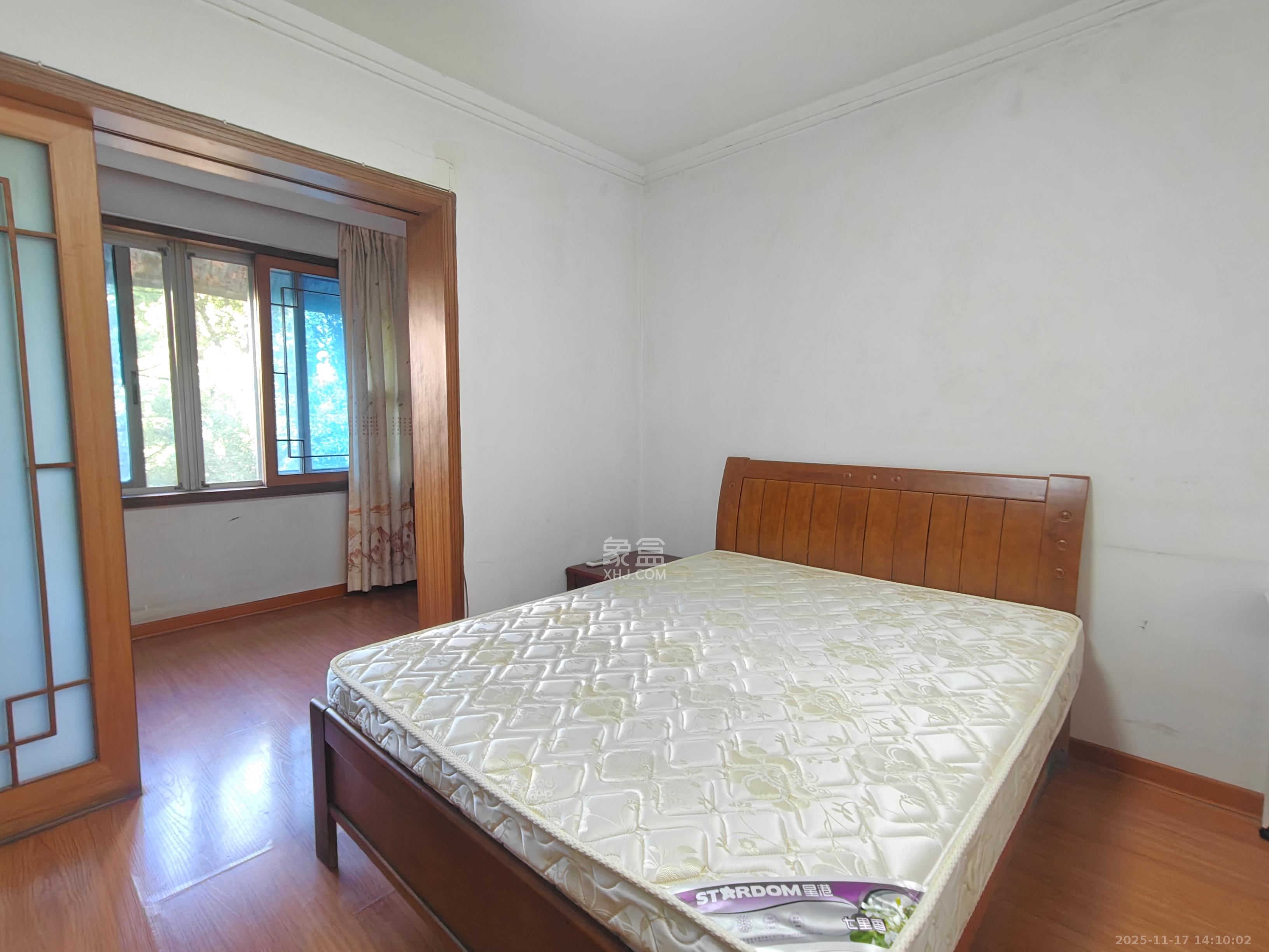 中国铝业单位宿舍 2室1厅1卫 2200.0元/月 中国铝业单位宿舍 2室1厅1卫 2200.0元/月室内图