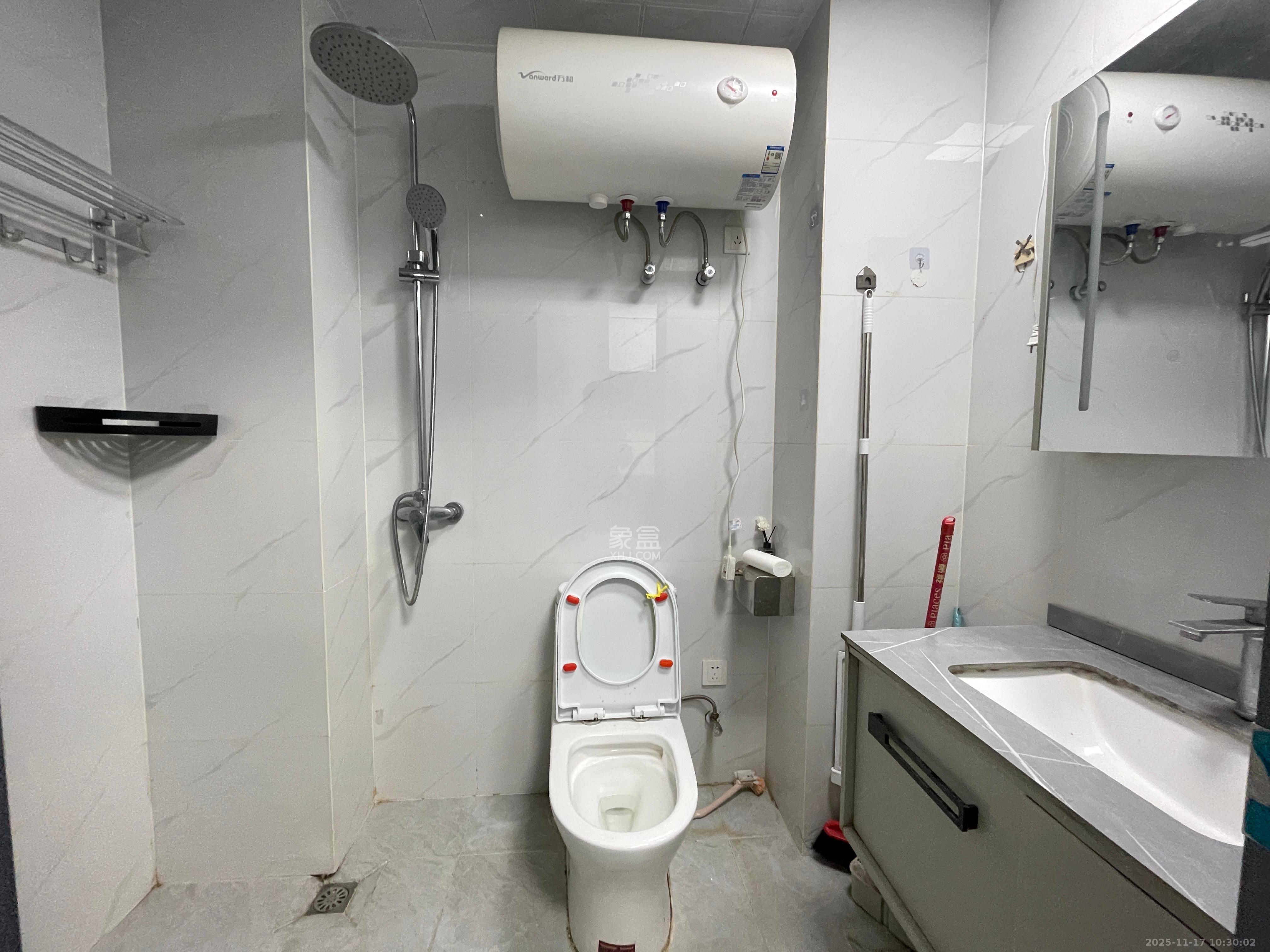 万润时光里 1室1厅1卫 1700.0元/月 万润时光里 1室1厅1卫 1700.0元/月室内图