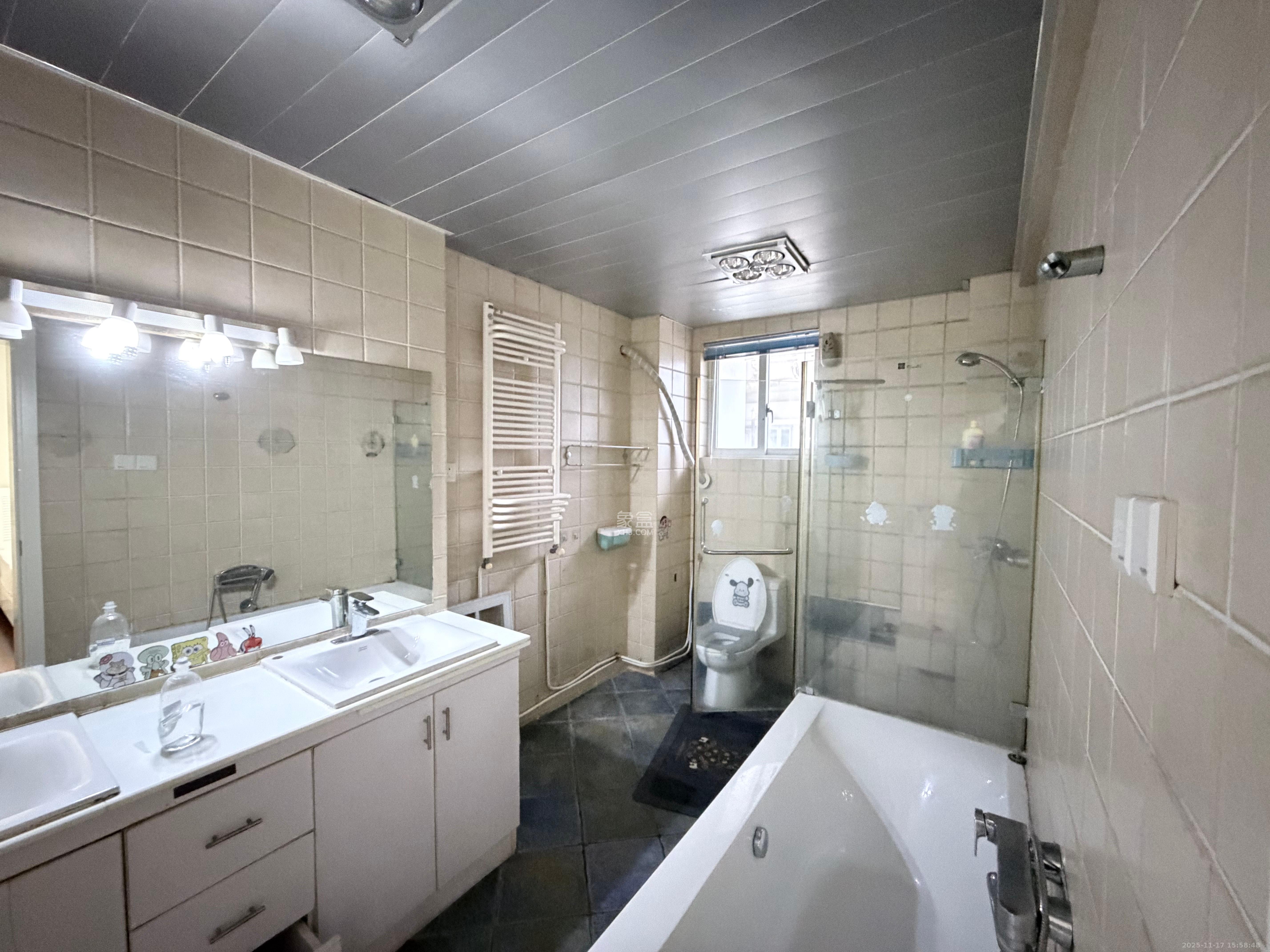 新世纪花苑  4室2厅2卫    4500.0元/月室内图