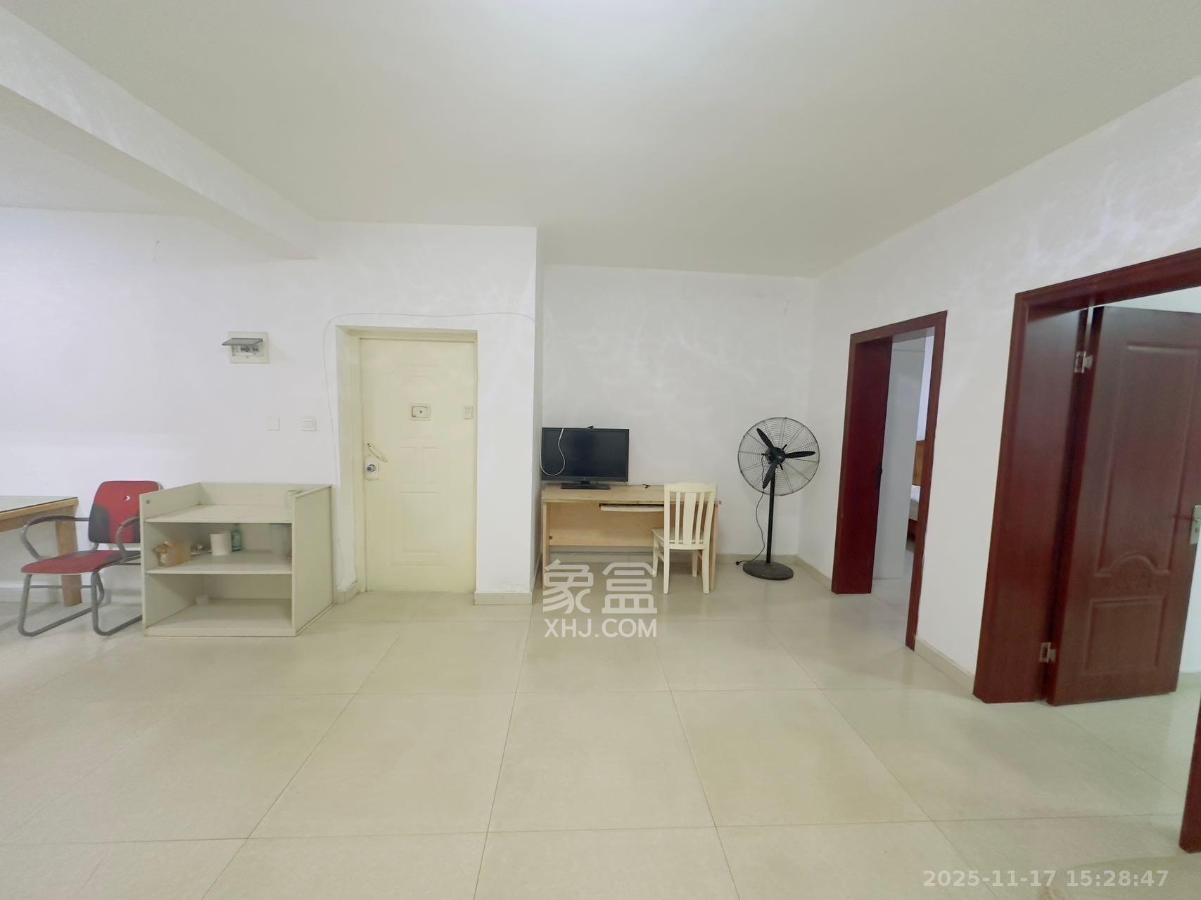 中南汽车世界 2室1厅1卫 1200.0元/月 中南汽车世界 2室1厅1卫 1200.0元/月室内图