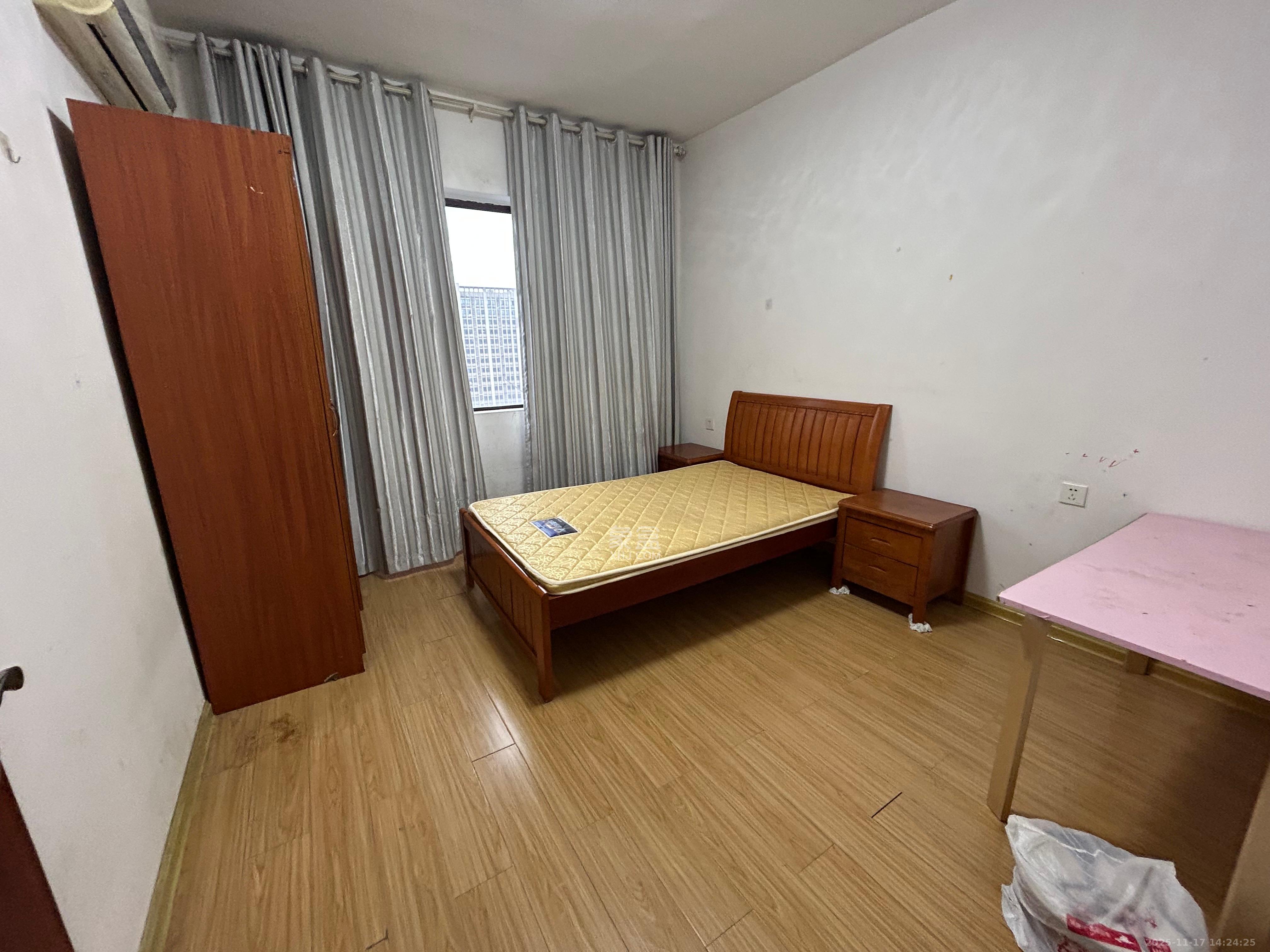 钰龙天下二期（钰龙佳园）  3室2厅2卫    2500.0元/月室内图