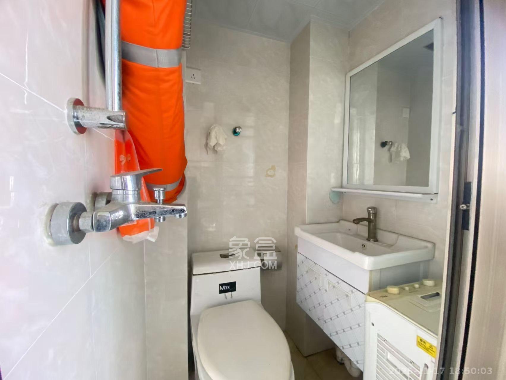 蝴蝶谷  1室2厅1卫    2000.0元/月室内图