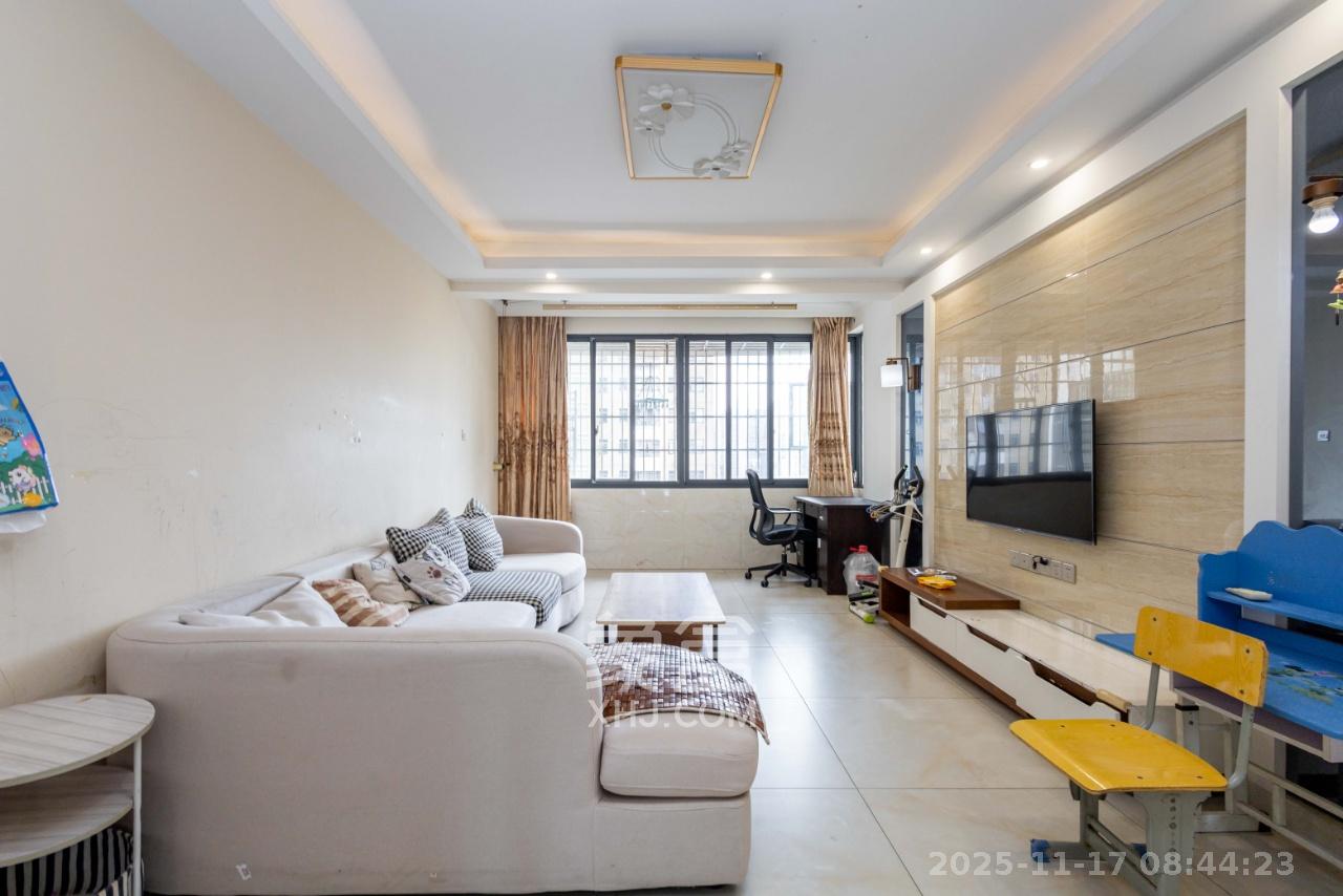 中国铁建国际城二期  3室2厅1卫    1800.0元/月室内图