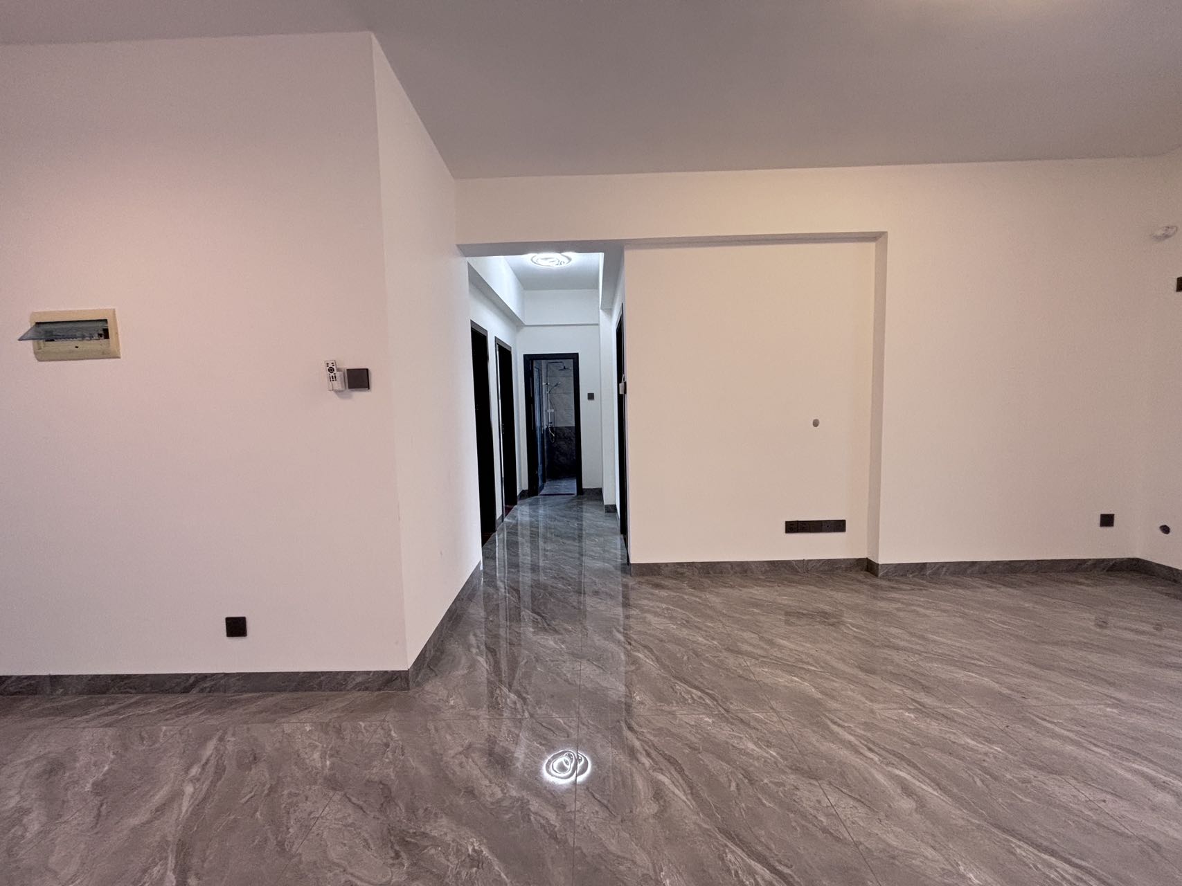 晨晖帝景 3室2厅2卫 153.0万 晨晖帝景 3室2厅2卫 153.0万室内图