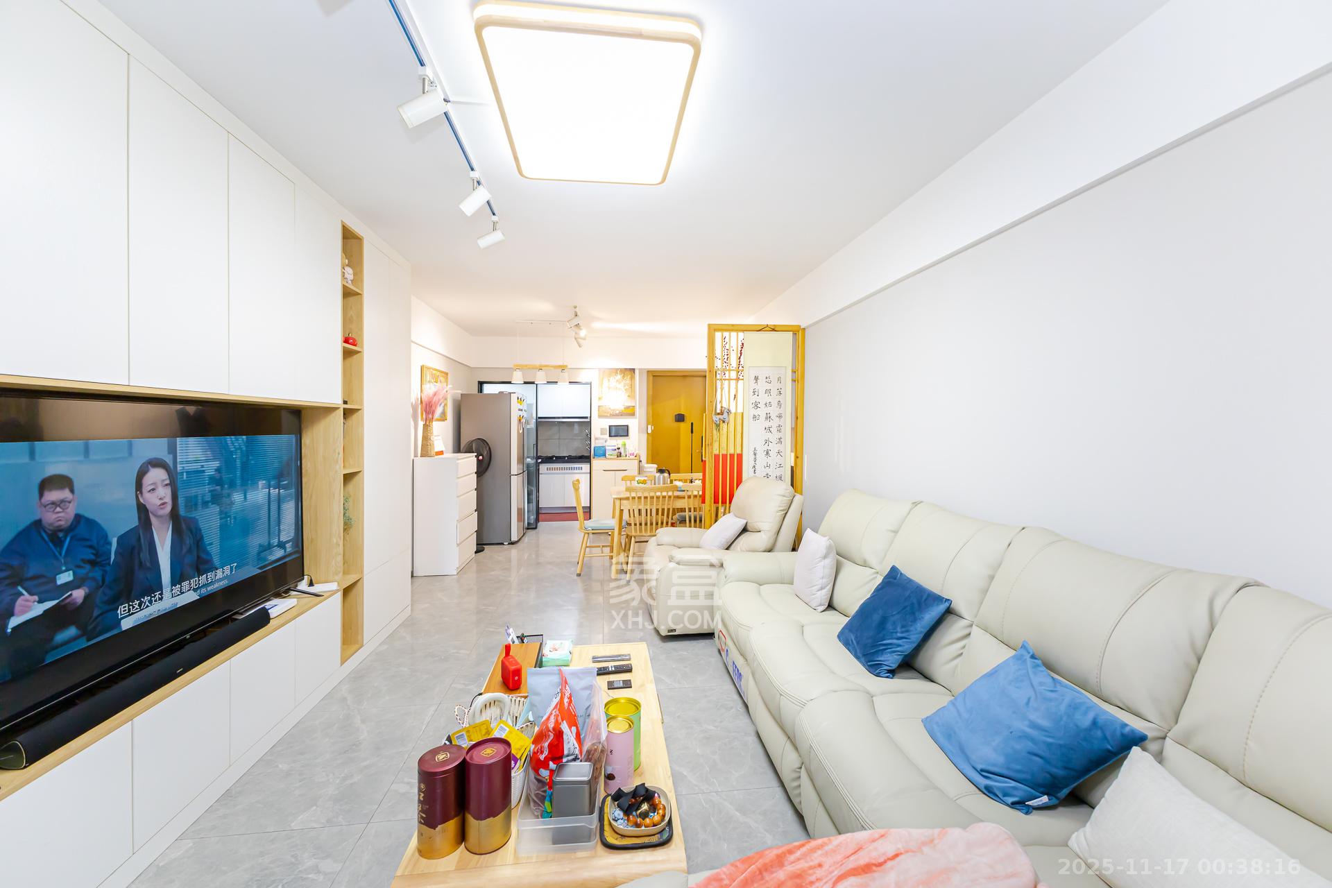 时代倾城四期  2室2厅1卫    66.0万客厅