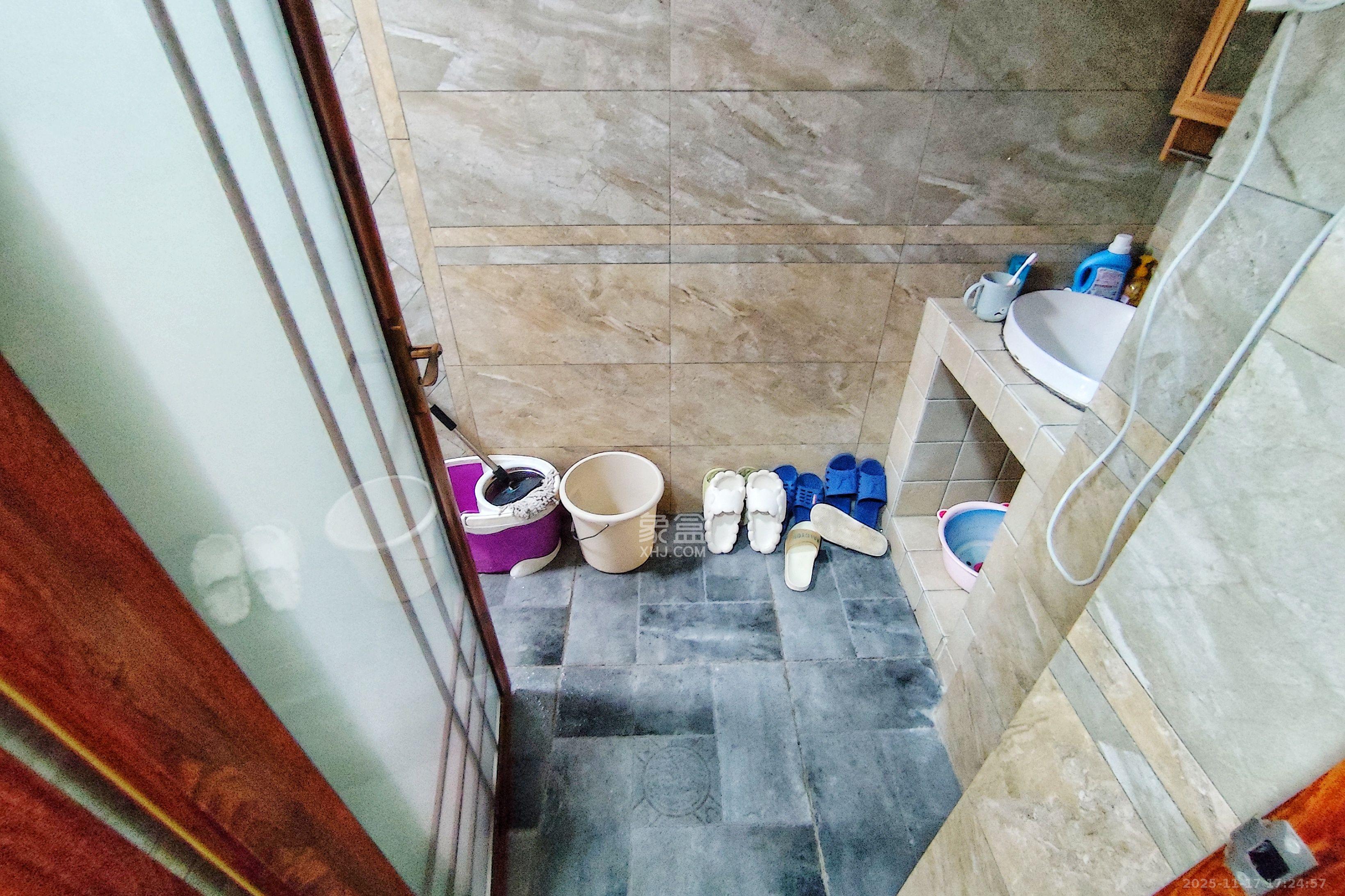 北辰三角洲E6区  3室2厅1卫    3200.0元/月室内图