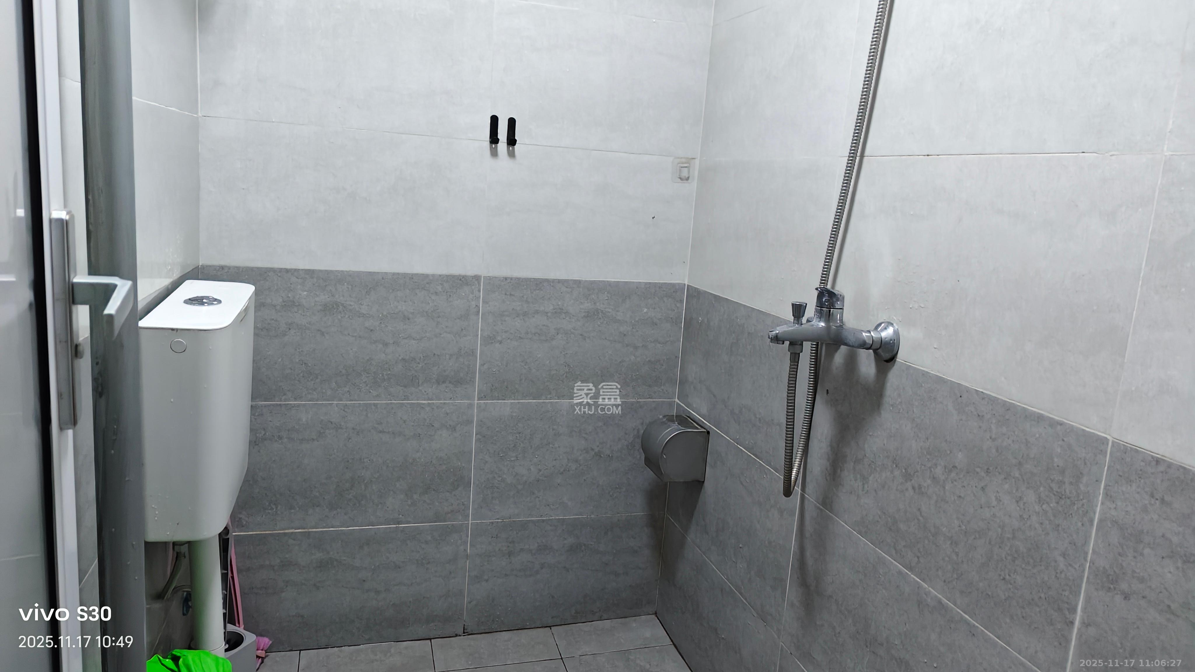 山水新城 2室1厅1卫 1600.0元/月 山水新城 2室1厅1卫 1600.0元/月室内图