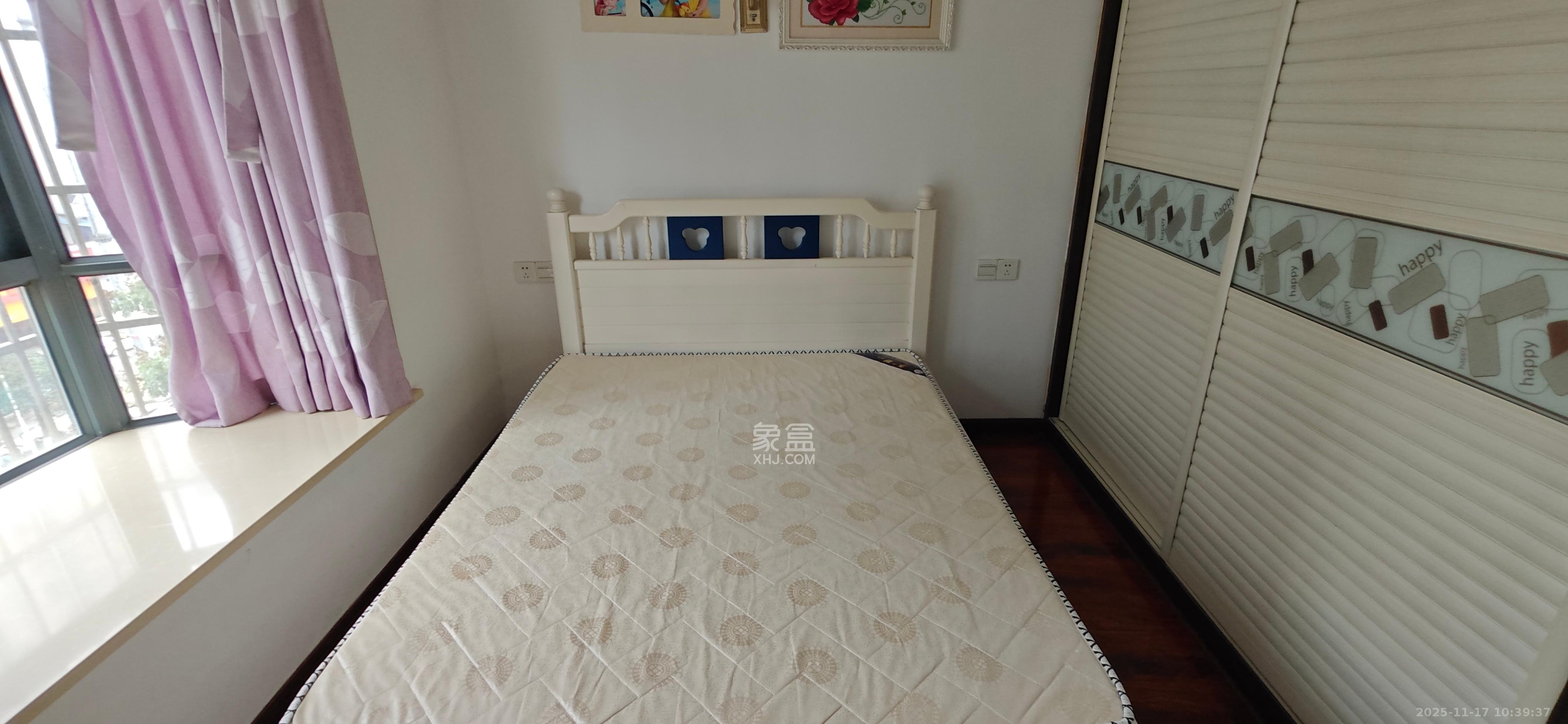 翡翠华庭  3室2厅1卫    2500.0元/月室内图