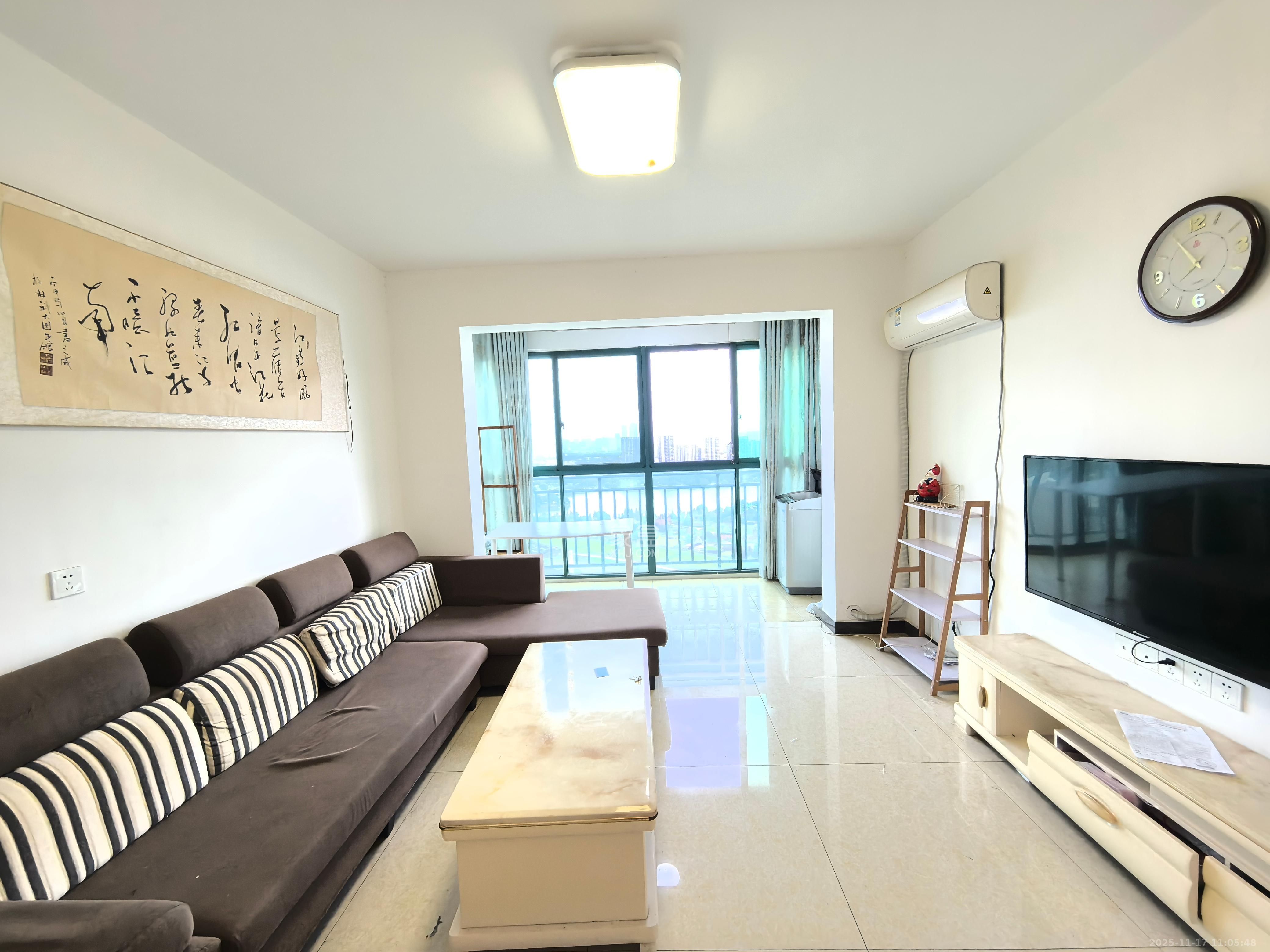 西韵佳苑 2室2厅1卫 2400.0元/月 西韵佳苑 2室2厅1卫 2400.0元/月室内图