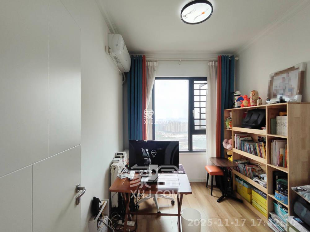 长房半岛蓝湾(观山月) 4室2厅2卫 3500.0元/月 长房半岛蓝湾(观山月) 4室2厅2卫 3500.0元/月室内图