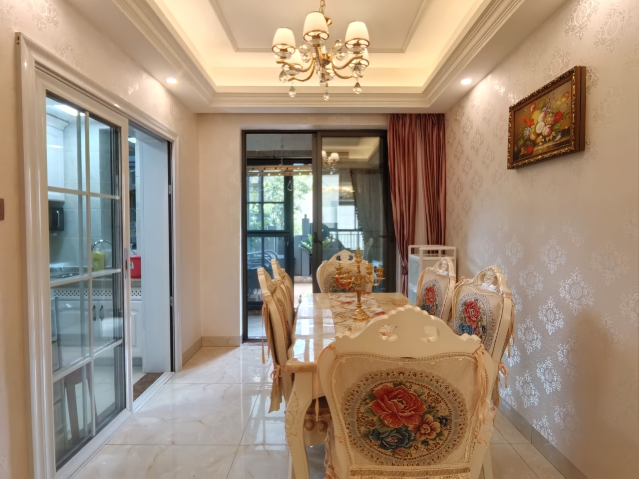 海航豪庭北苑  3室2厅2卫    360.0万客厅