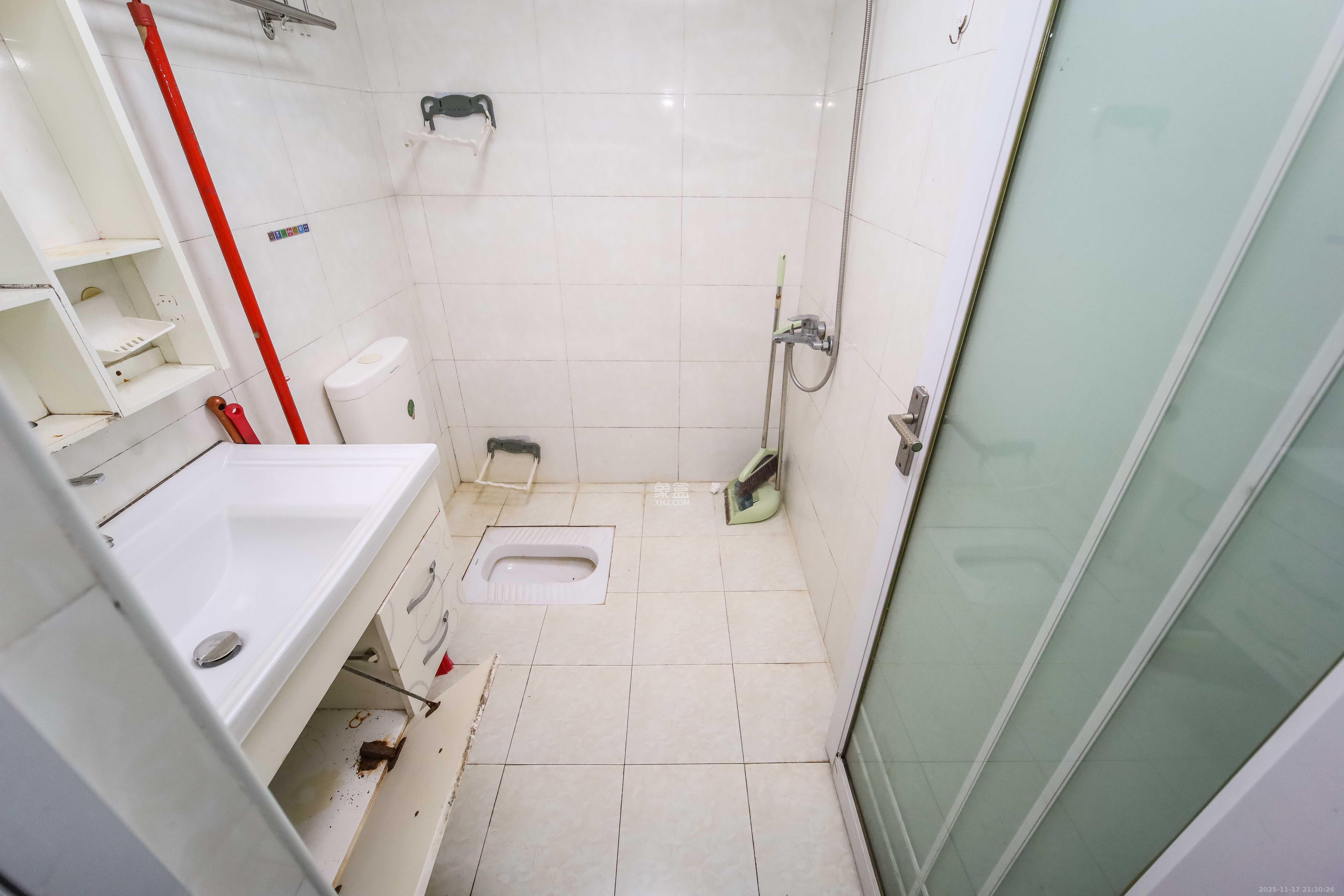 先锋东外滩  1室1厅1卫    26.8万卫生间