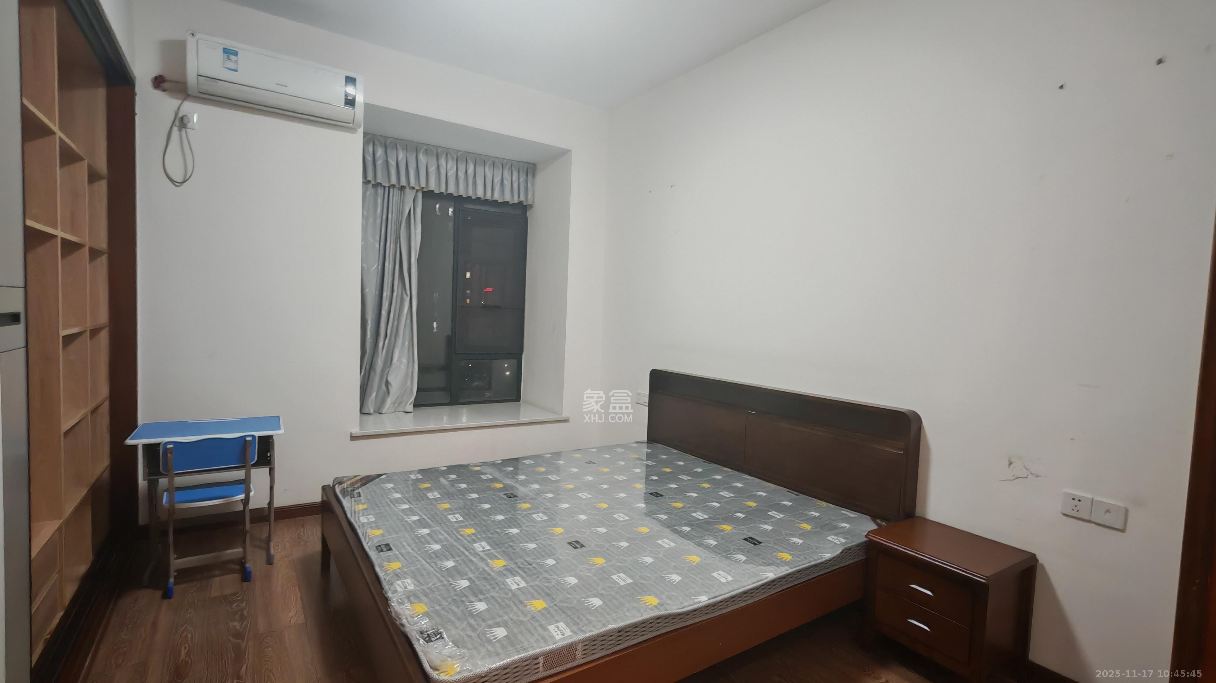 枫华府第  3室2厅2卫    2200.0元/月室内图