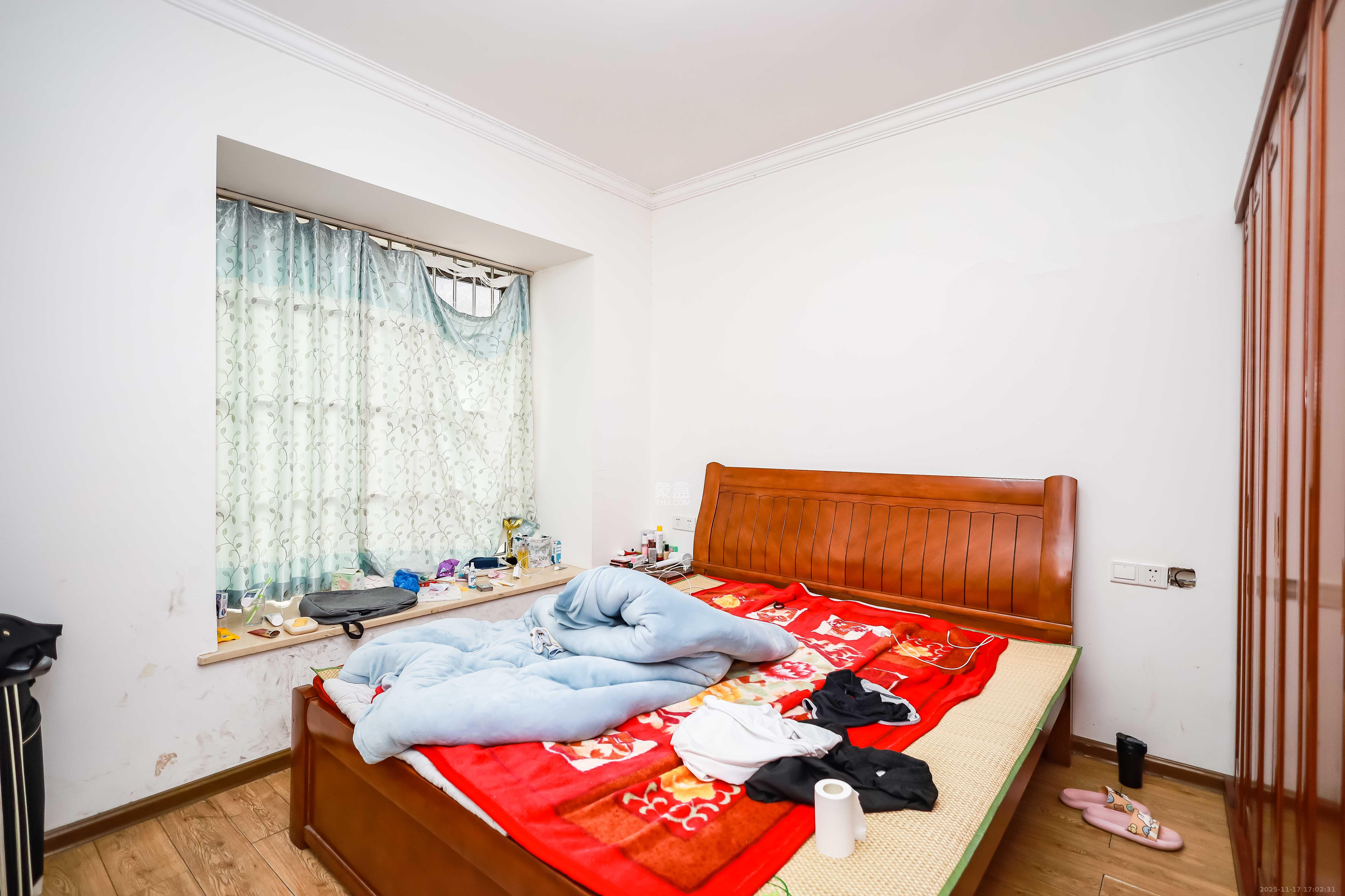 卓越蔚蓝海岸三期 3室2厅1卫 78.0万 卓越蔚蓝海岸三期 3室2厅1卫 78.0万卧室