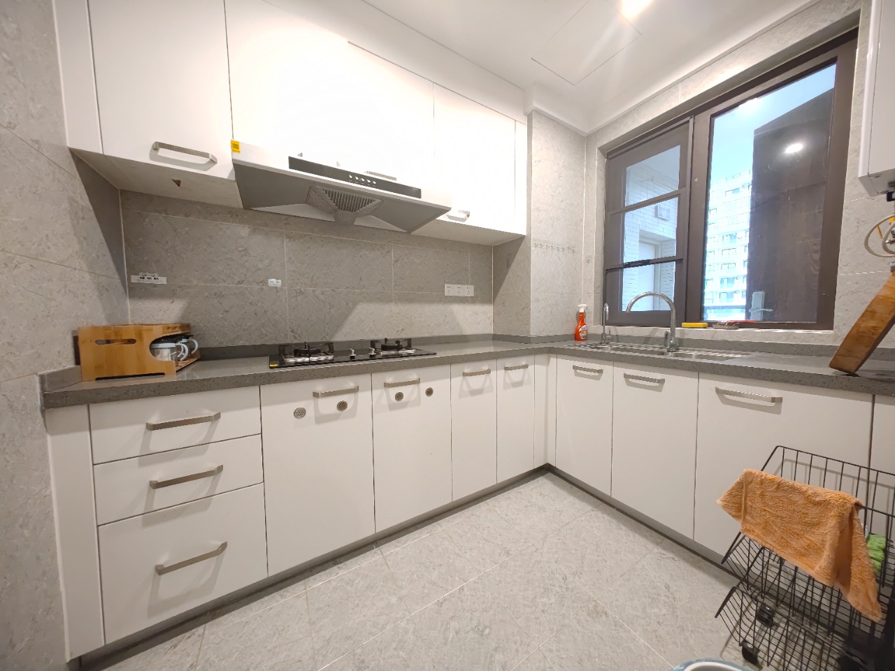 金隅阳光郡  2室2厅1卫    1800.0元/月