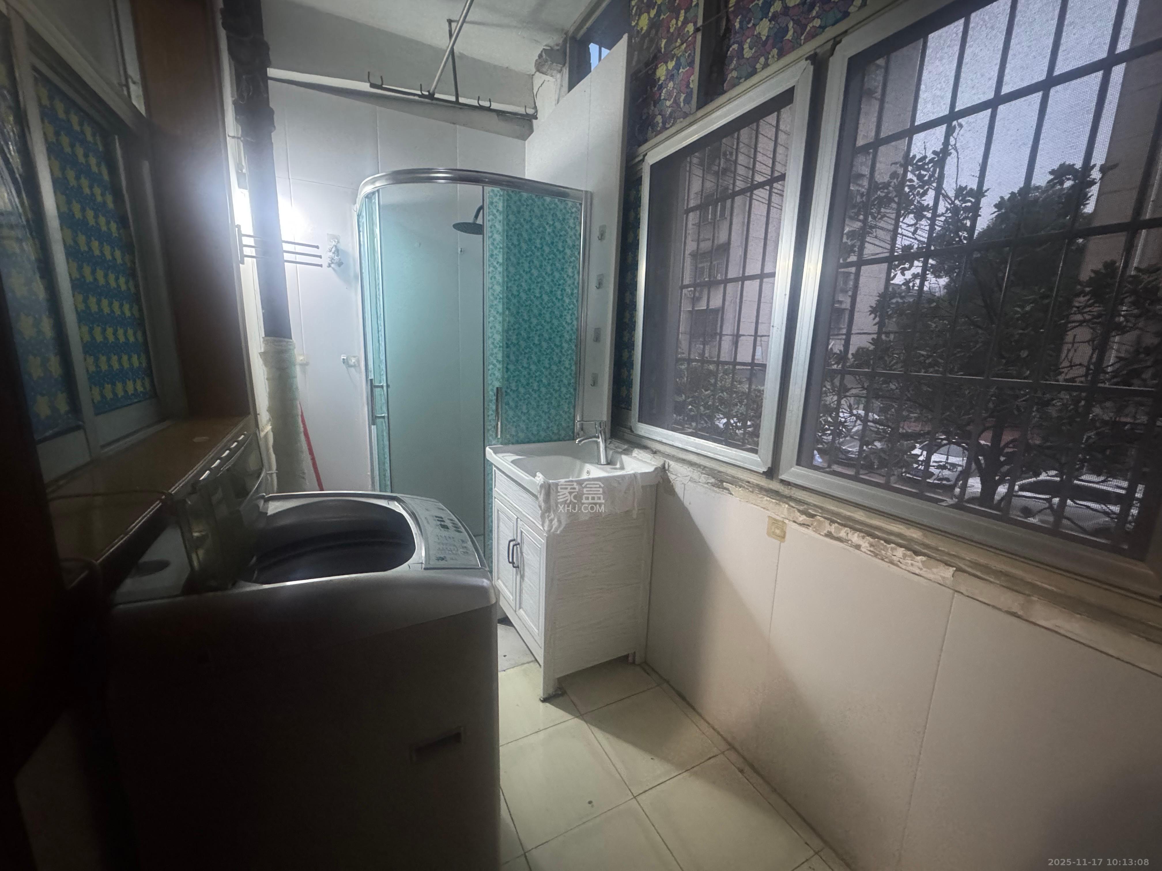 茶园坡社区(原王家冲社区) 2室1厅1卫 1300.0元/月 茶园坡社区(原王家冲社区) 2室1厅1卫 1300.0元/月室内图