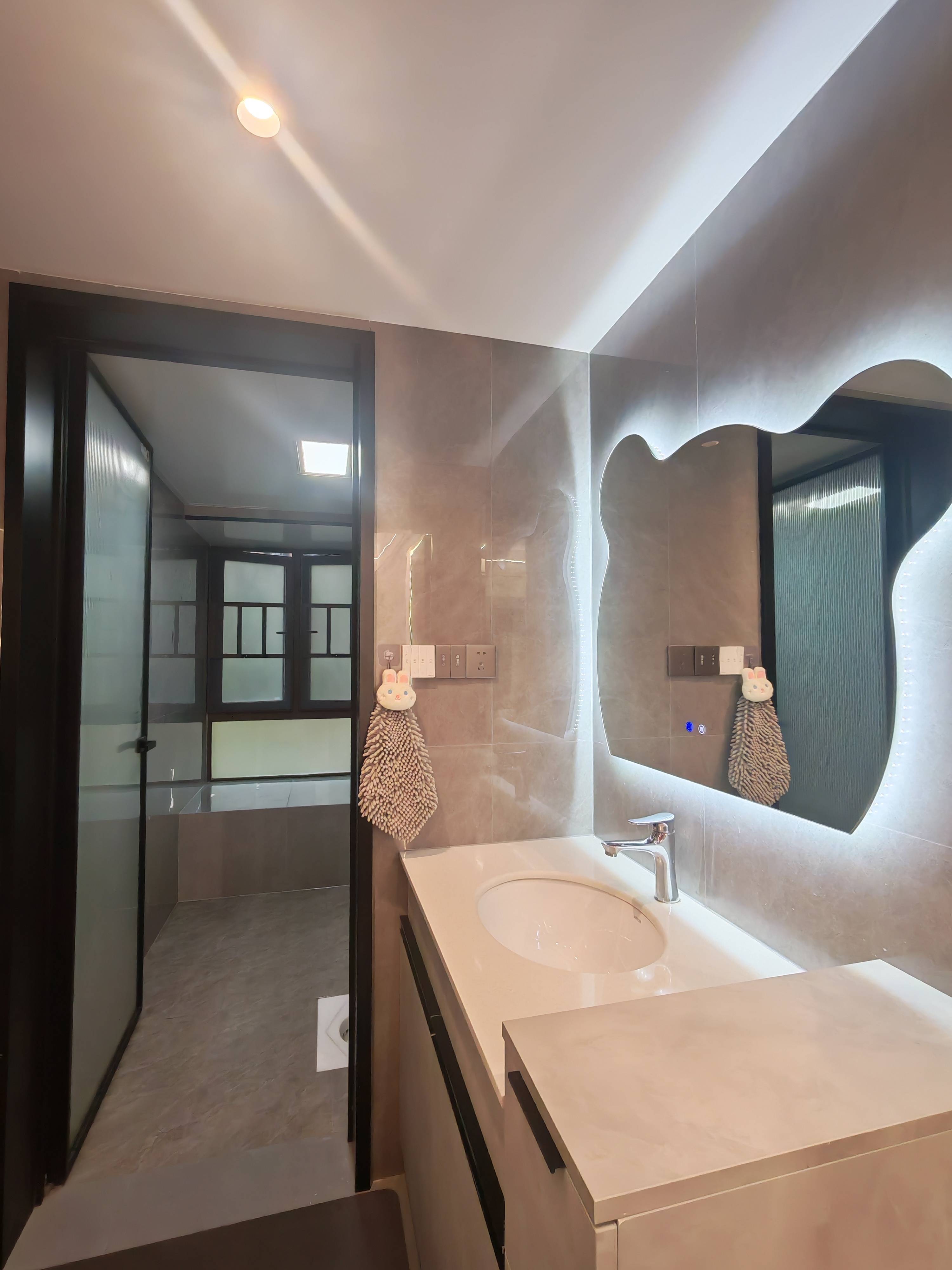 碧桂园锦岸  4室2厅2卫    95.8万客厅