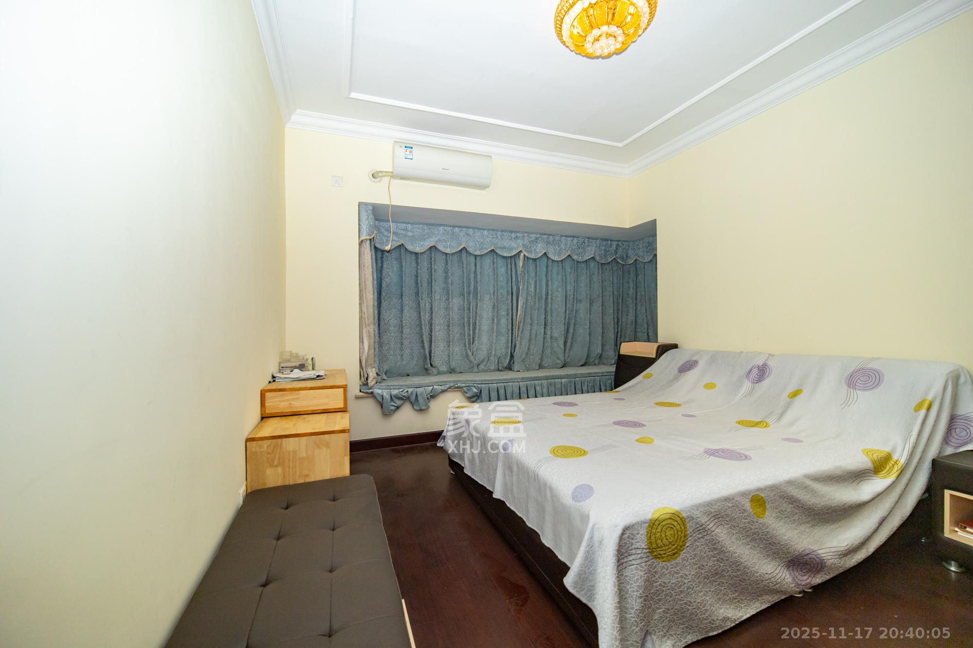 恒大翡翠华庭 3室2厅2卫 91.8万 恒大翡翠华庭 3室2厅2卫 91.8万卧室