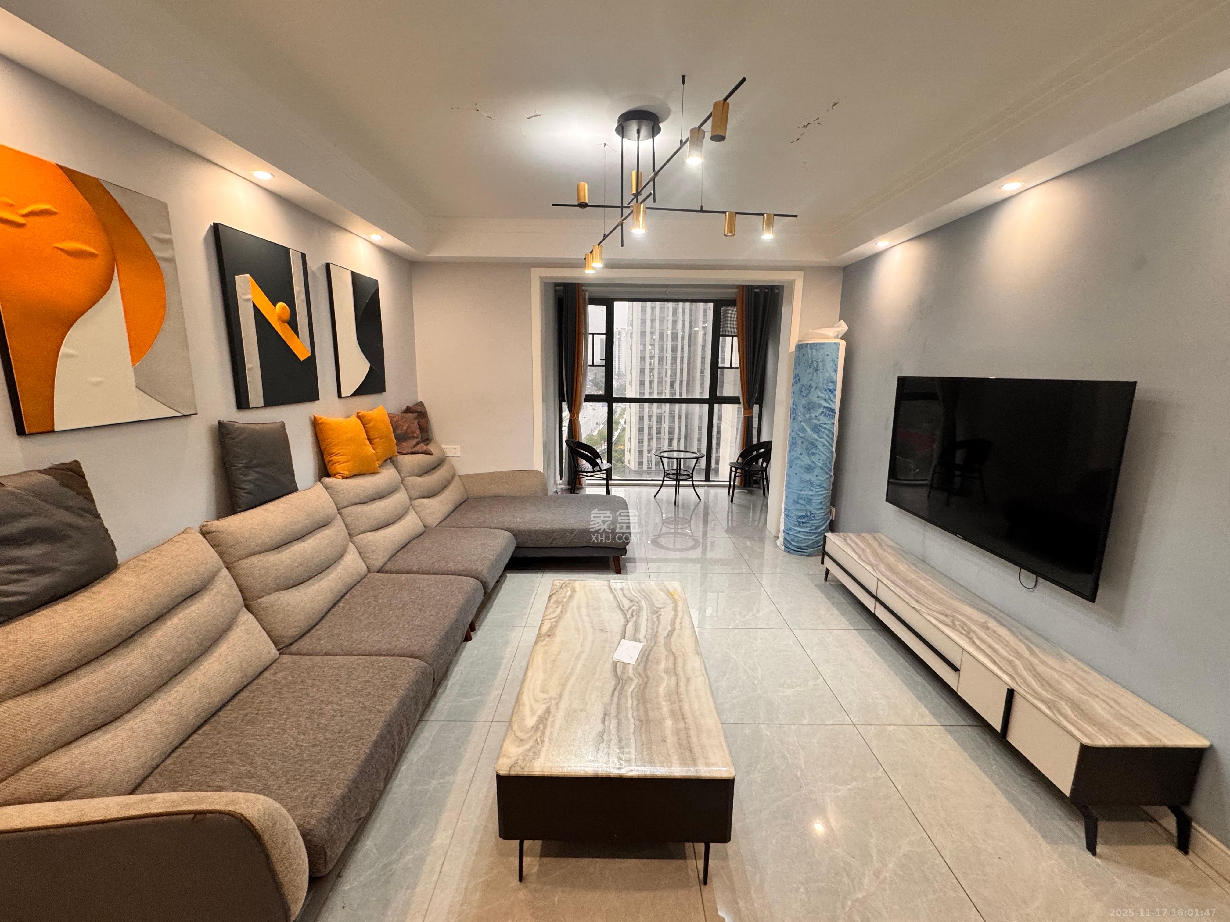 博林云栖  3室2厅2卫    3300.0元/月室内图1