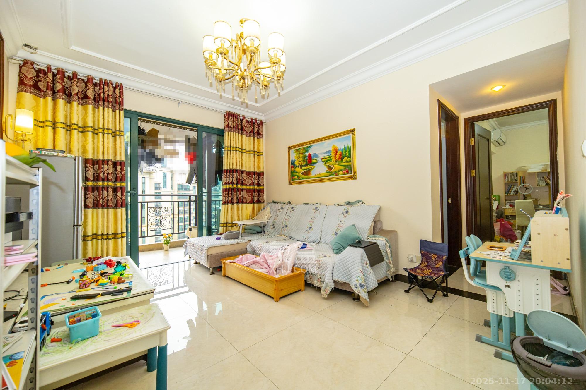 恒大翡翠华庭 2室2厅1卫 52.0万 恒大翡翠华庭 2室2厅1卫 52.0万客厅