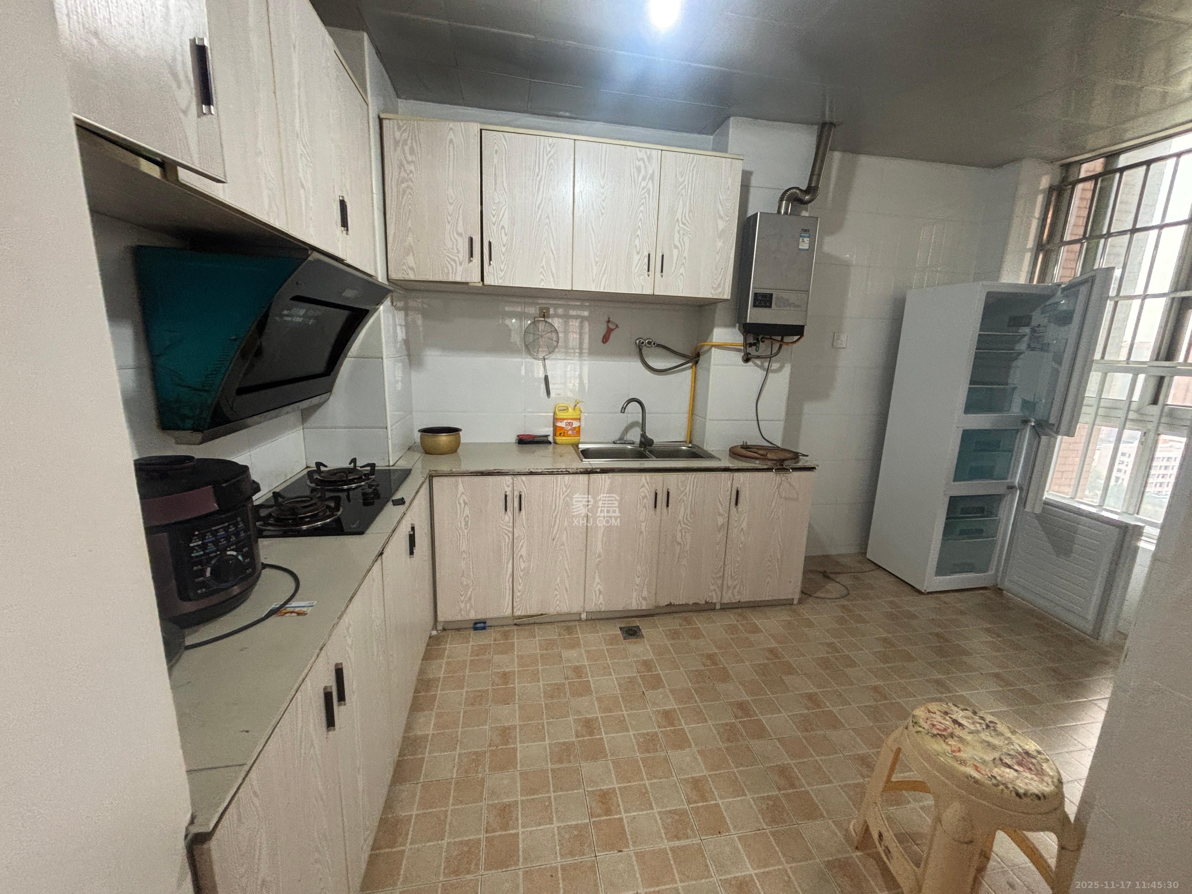 昌和商业中心/昌和国际  3室2厅1卫    1600.0元/月室内图