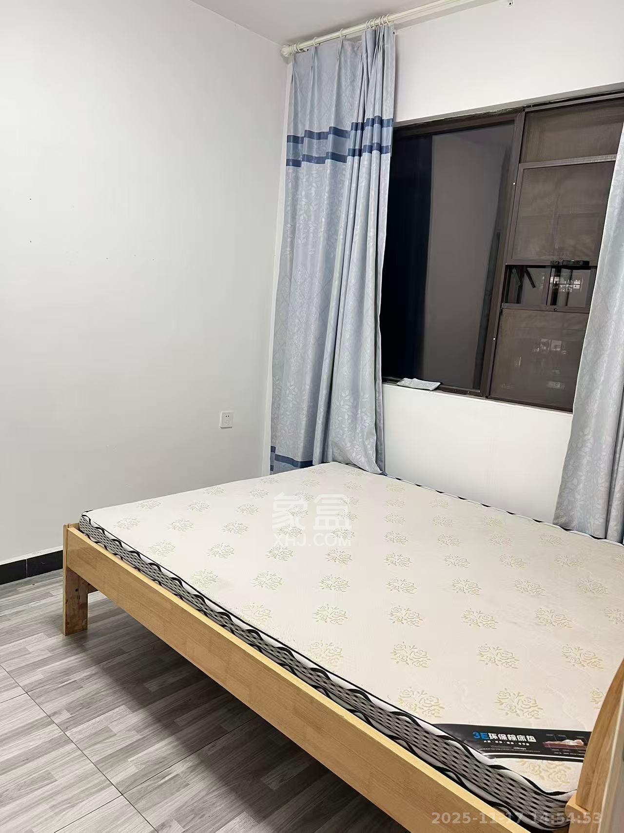 保利东郡  3室2厅2卫    2300.0元/月室内图