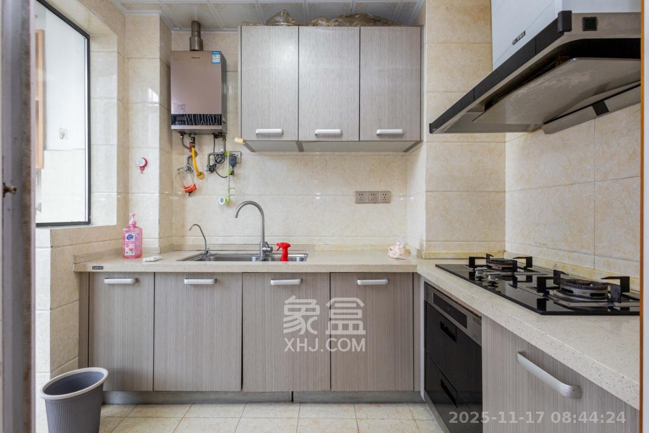 中国铁建国际城二期  3室2厅1卫    1800.0元/月室内图