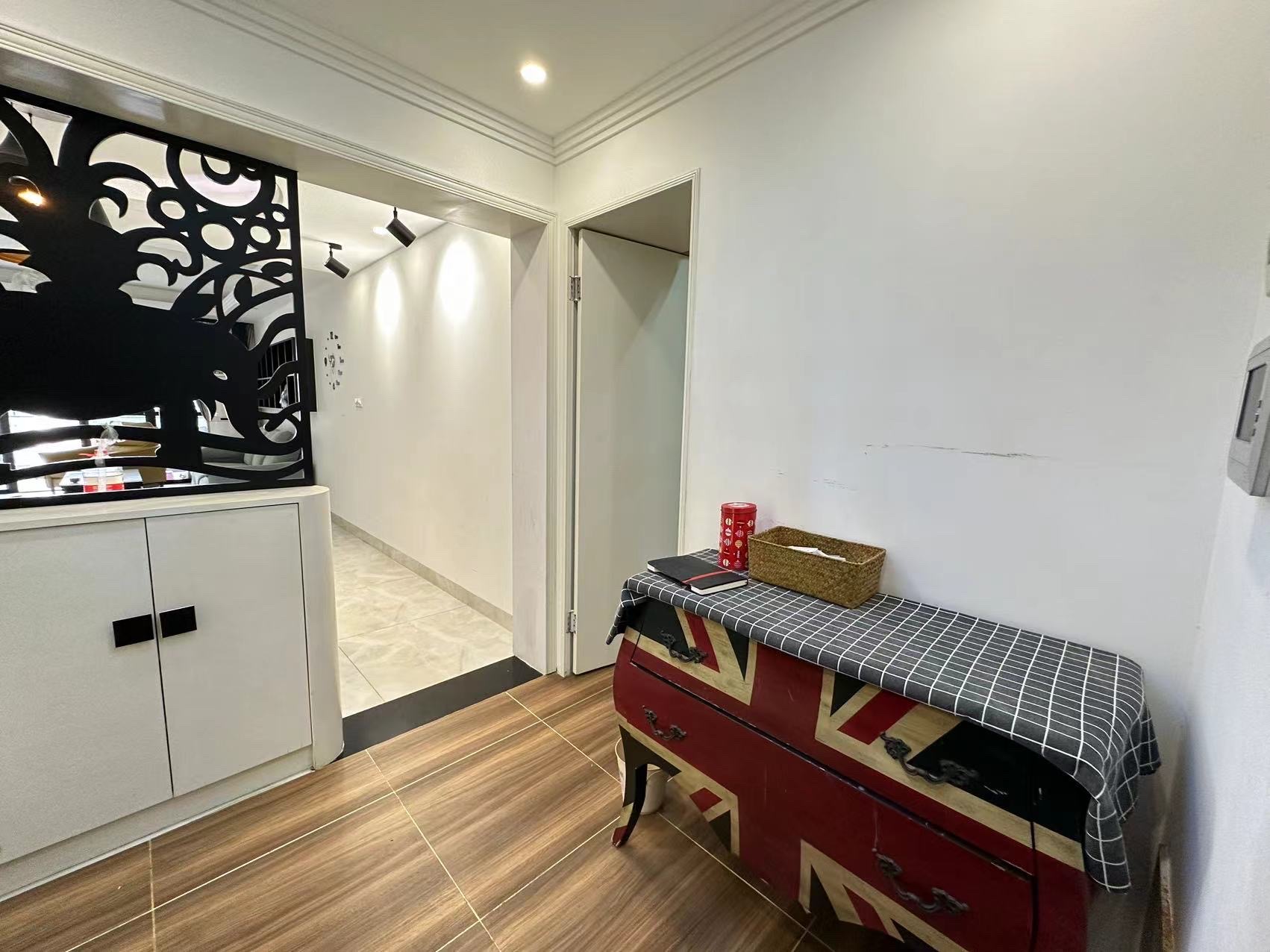 滨江海岸一期  3室2厅2卫    3800.0元/月室内图