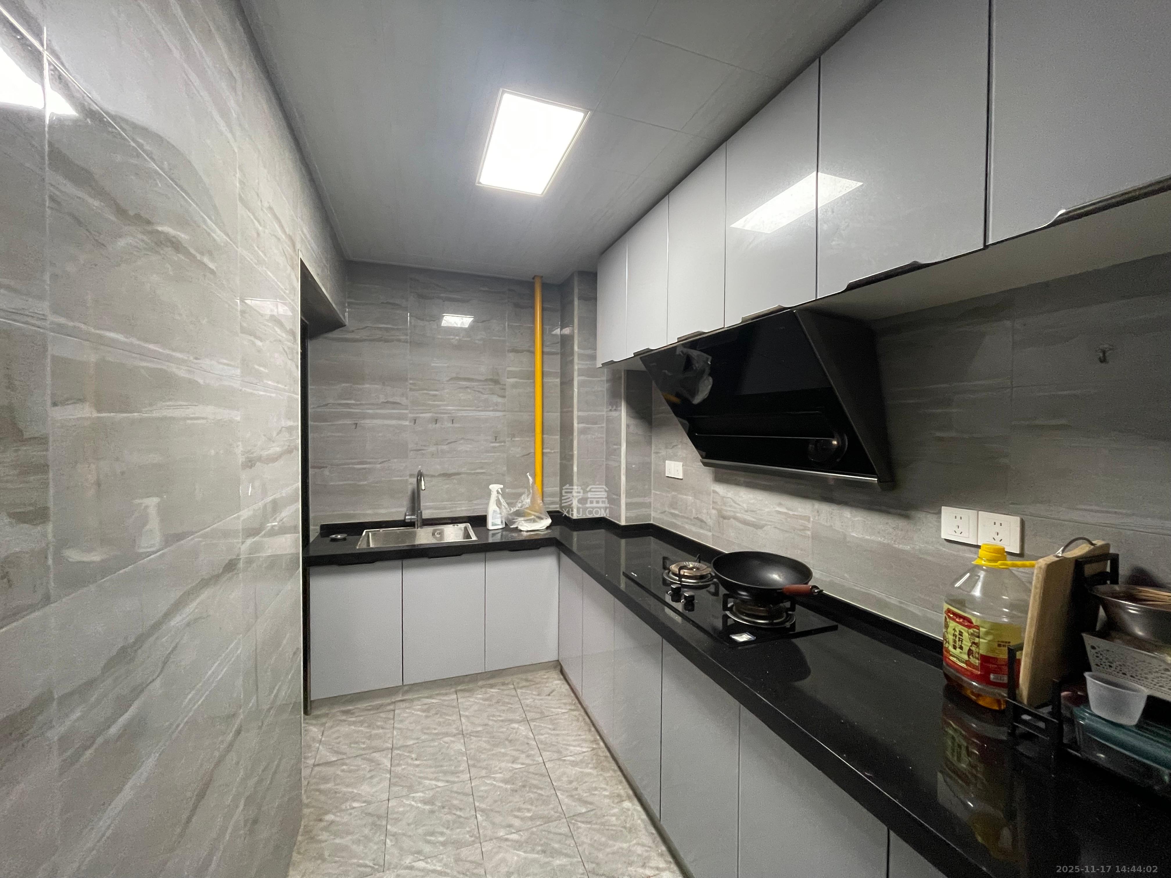 东岸梅园小区  2室2厅1卫    2200.0元/月室内图