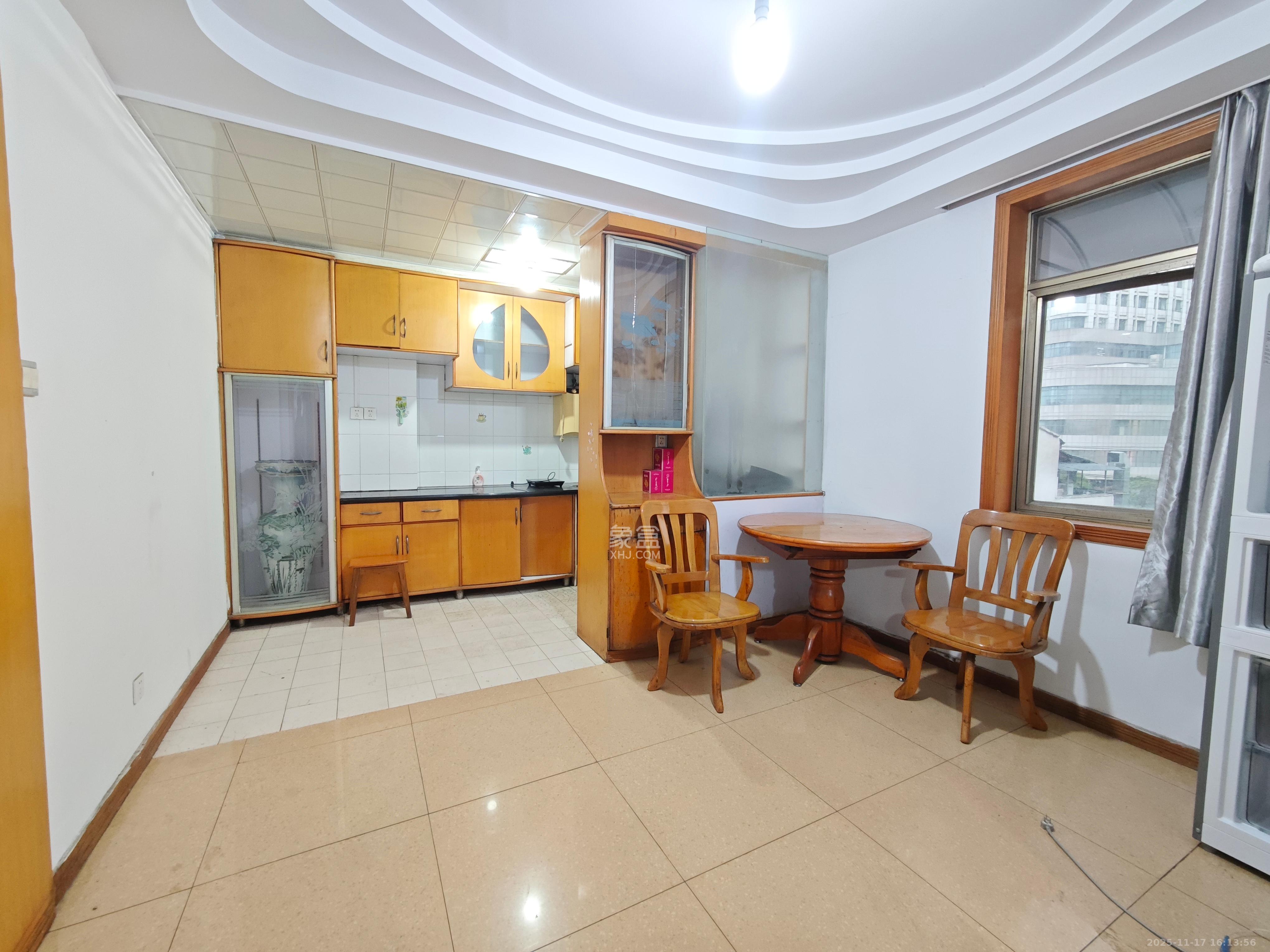 学宫街散盘  1室1厅1卫    1500.0元/月室内图