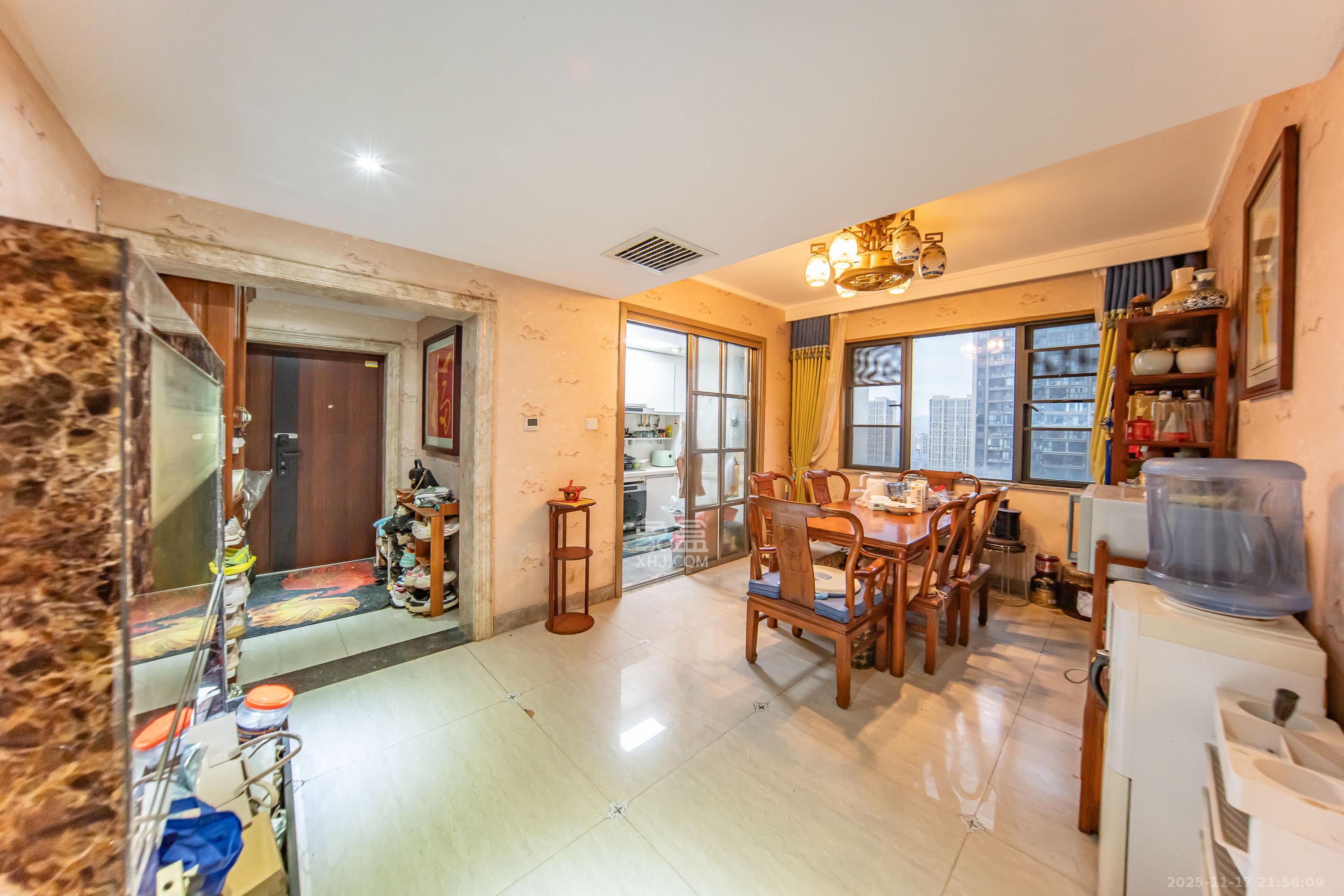 恒伟湘江时代  1室0厅0卫    158.0万客厅