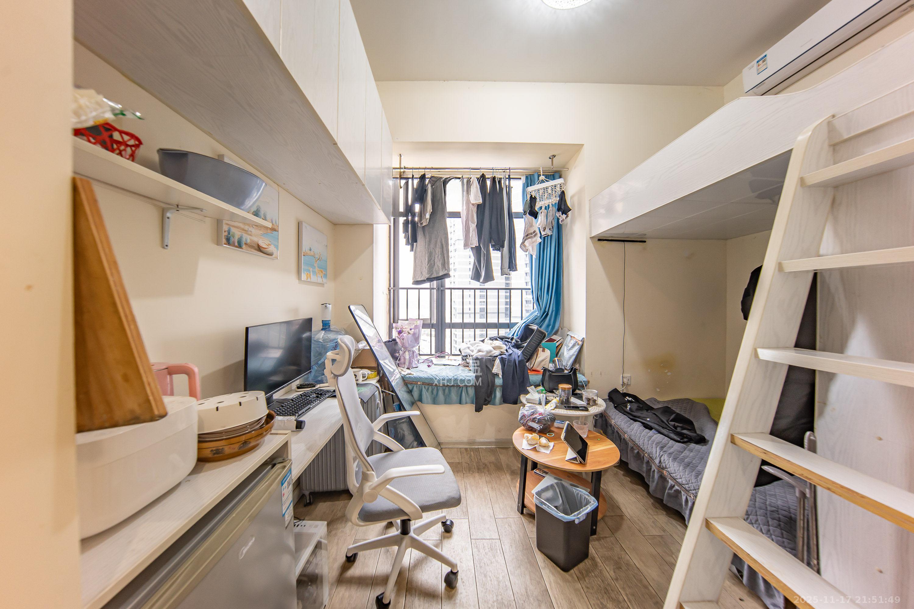 兰亭湾畔 1室1厅1卫 13.0万 兰亭湾畔 1室1厅1卫 13.0万卧室