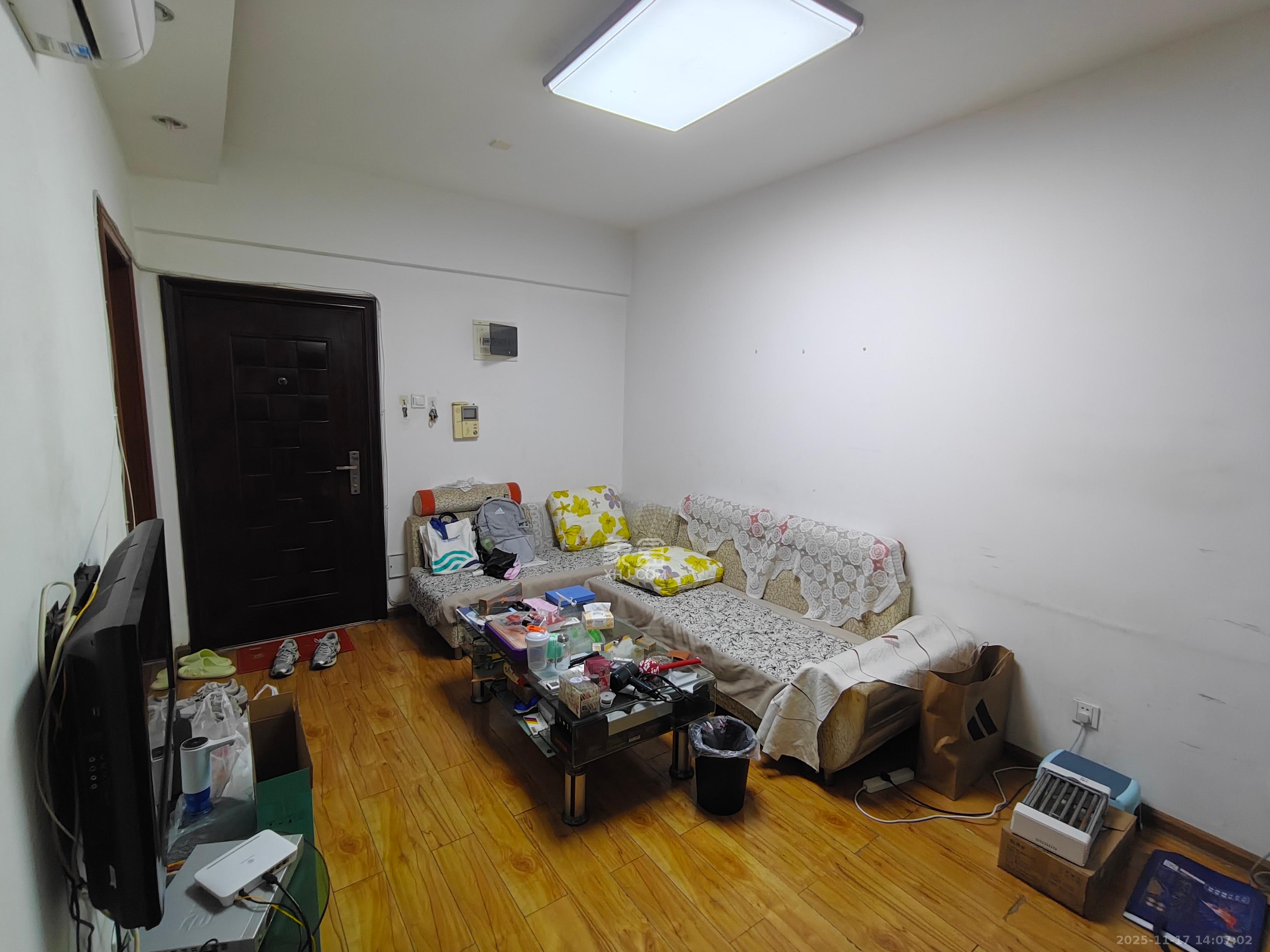 上海城小区  1室1厅1卫    1300.0元/月