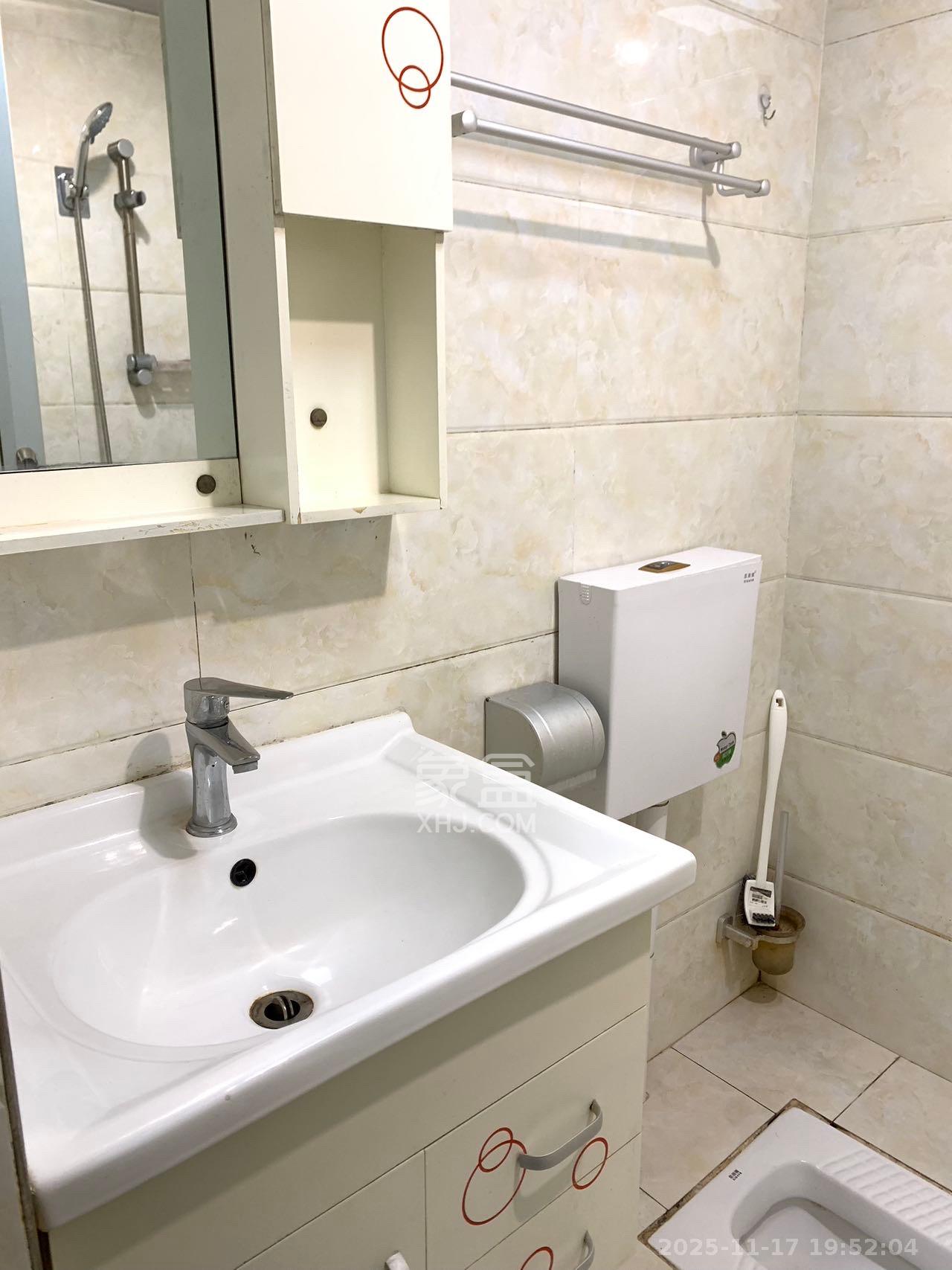 怡海星城  1室1厅1卫    950.0元/月室内图