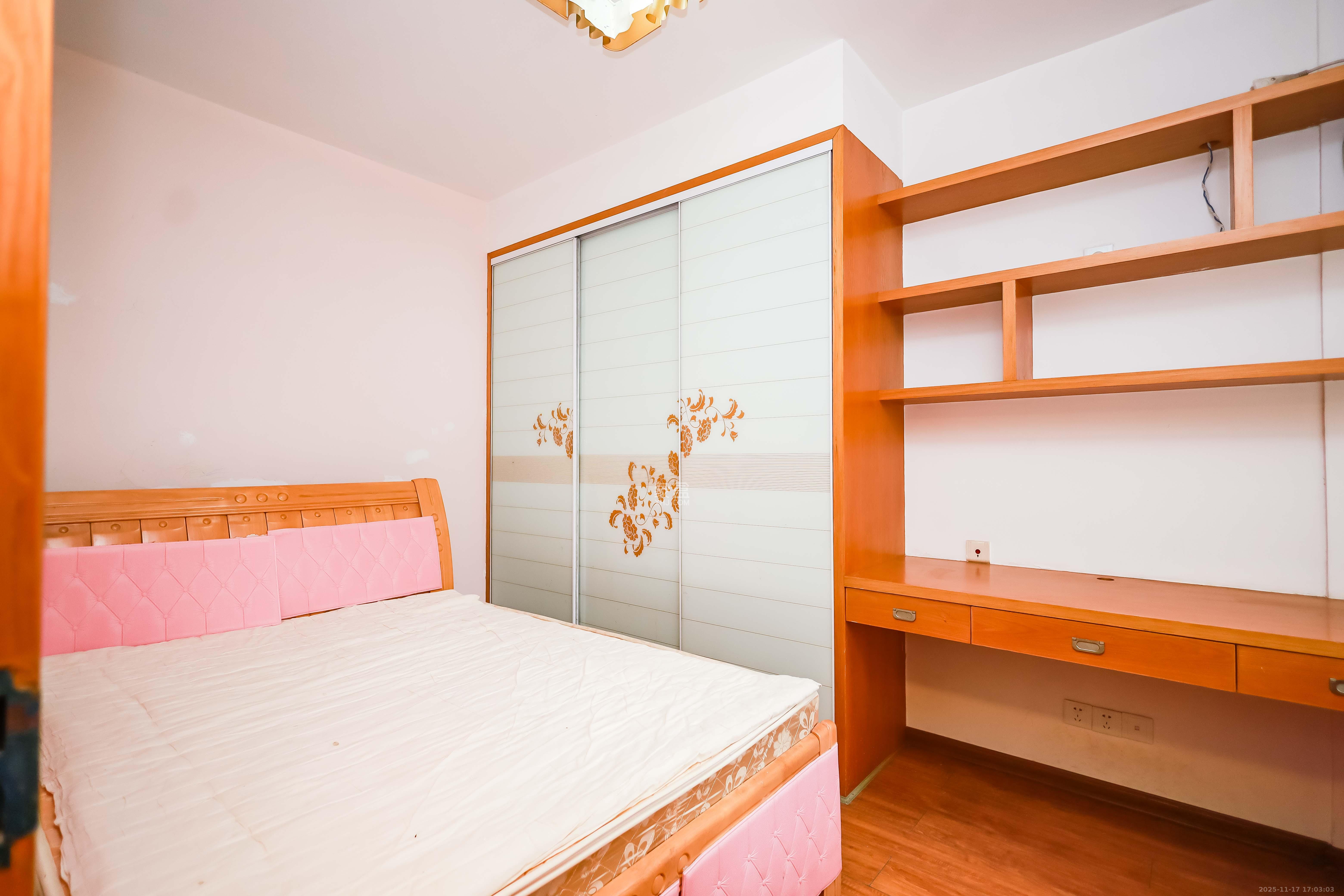 西城龙庭 2室2厅1卫 69.8万 西城龙庭 2室2厅1卫 69.8万卧室