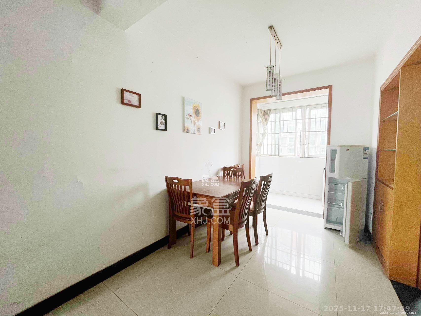 格林星城  3室2厅2卫    2000.0元/月室内图