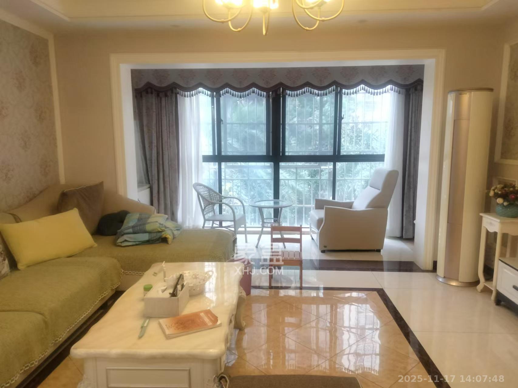 金房奥斯卡  4室2厅2卫    3000.0元/月