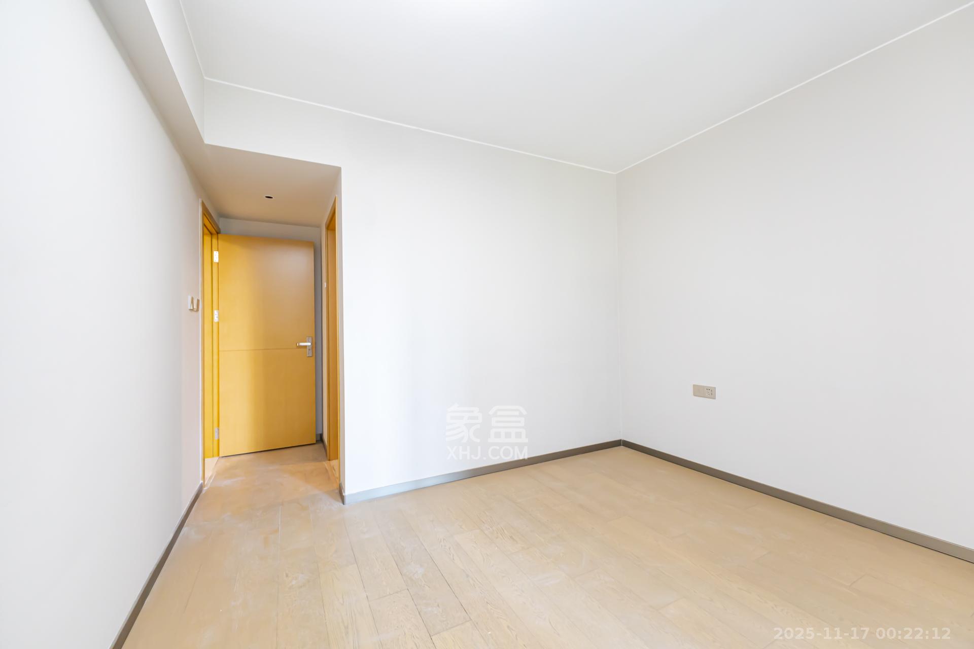 时代倾城四期  3室2厅2卫    78.0万卧室