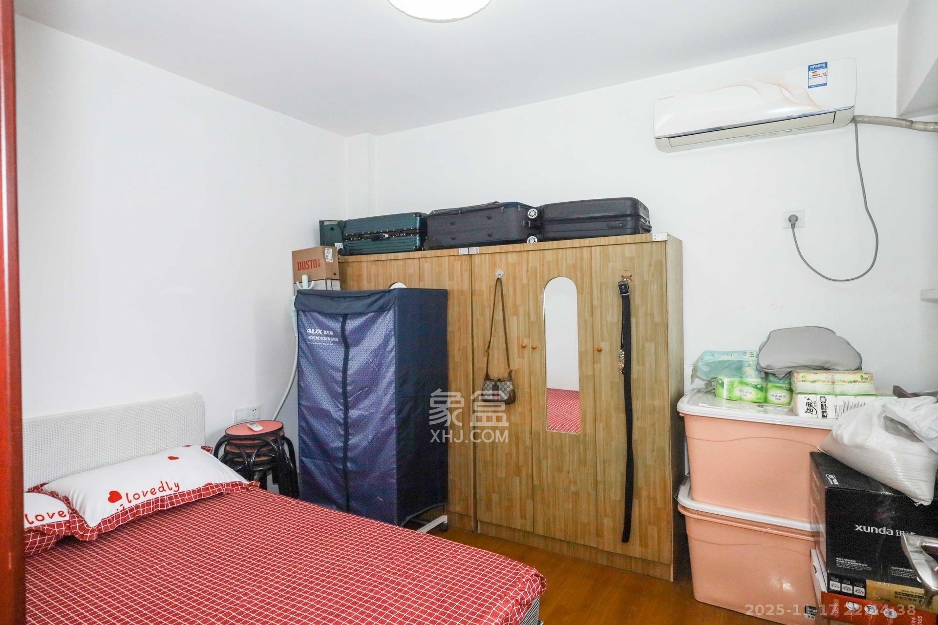 保利麓谷林语F区  1室2厅1卫    2000.0元/月室内图