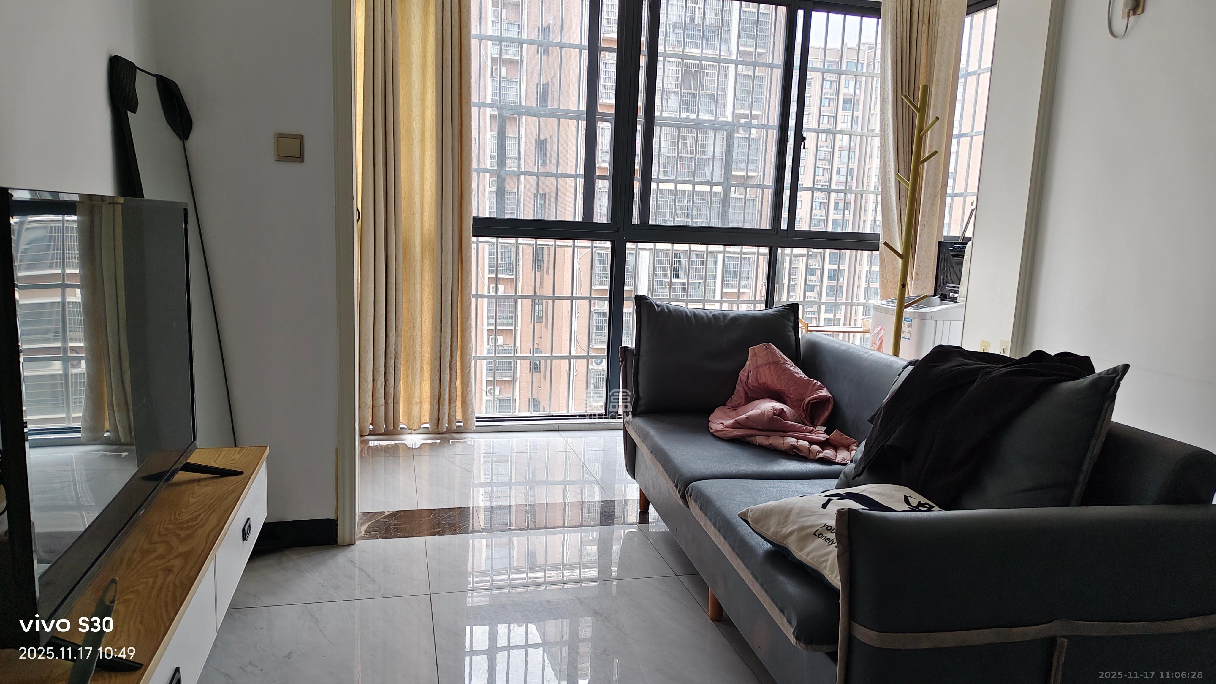 山水新城  2室1厅1卫    1600.0元/月室内图