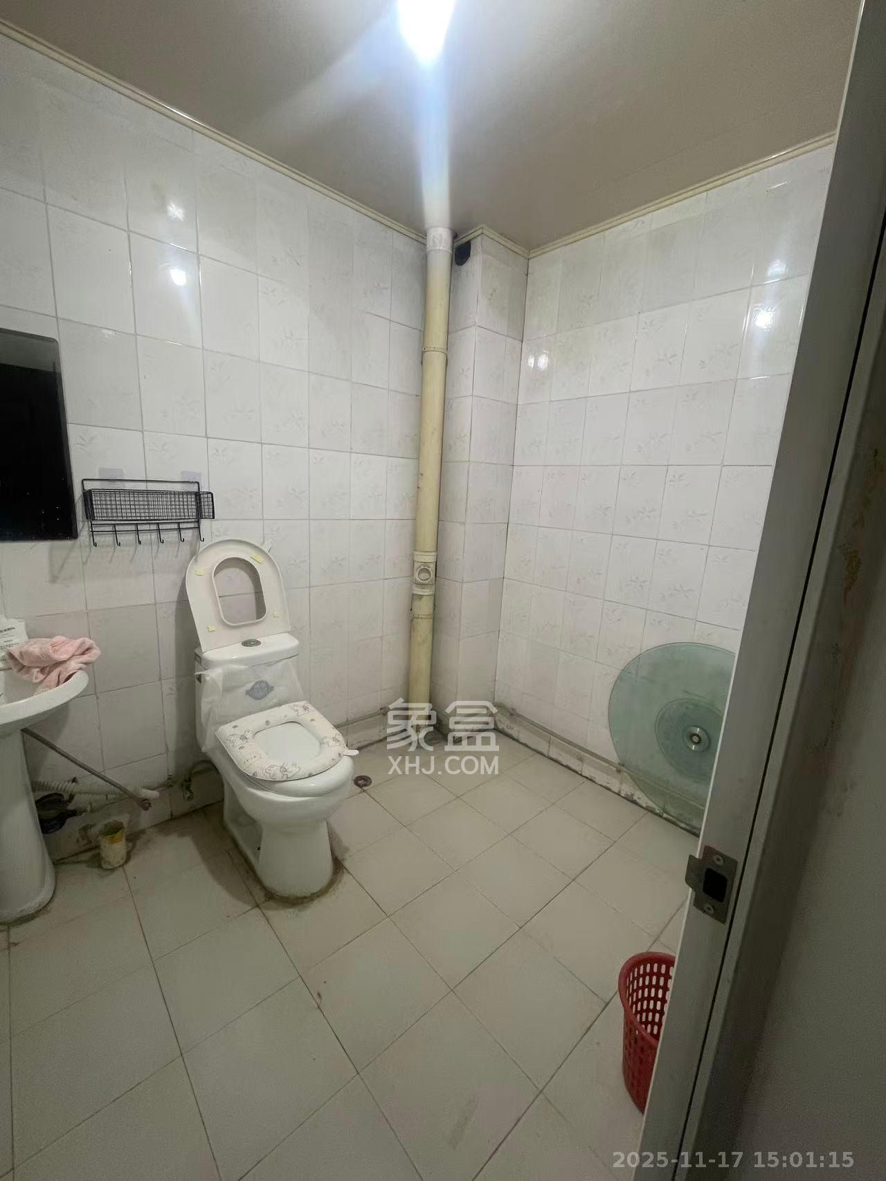 高升小区 4室2厅2卫 2200.0元/月 高升小区 4室2厅2卫 2200.0元/月室内图