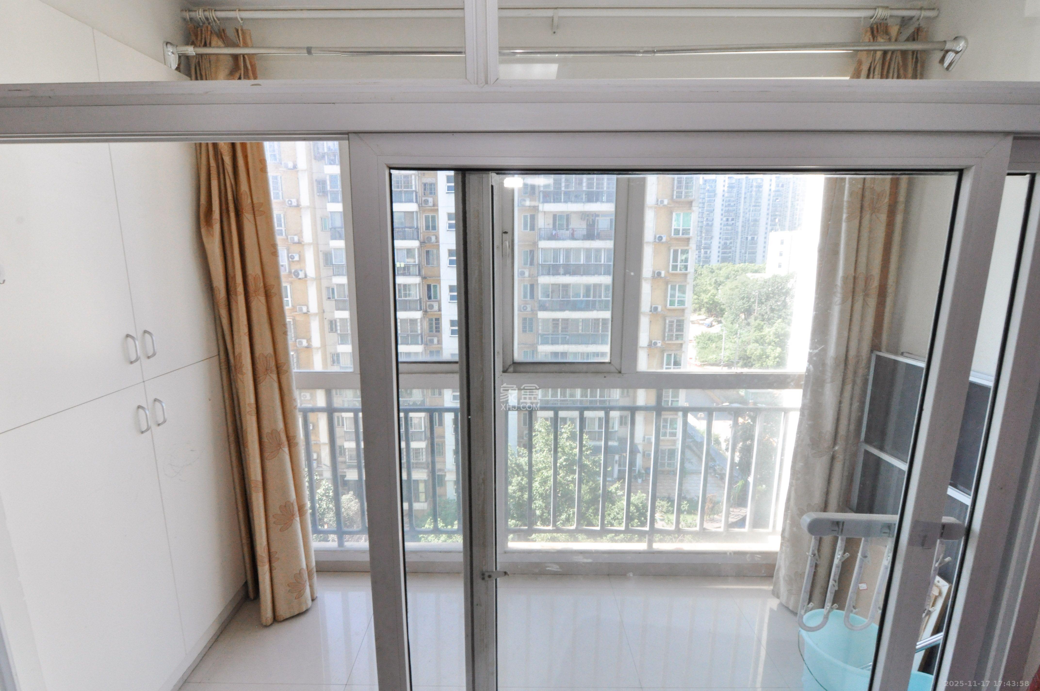 嘉逸名庭  3室2厅1卫    2500.0元/月室内图