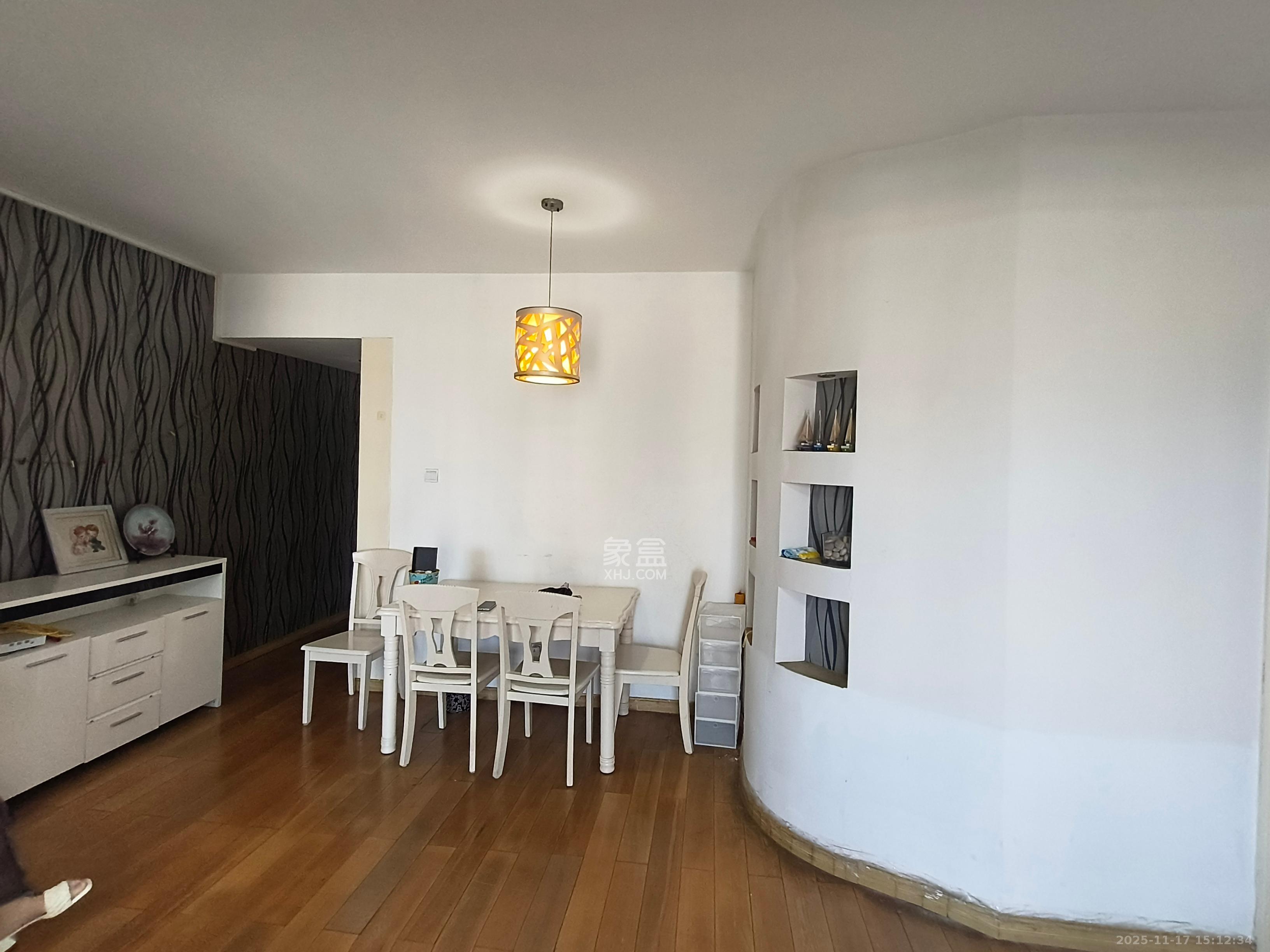 新芙蓉之都  2室2厅1卫    2200.0元/月室内图