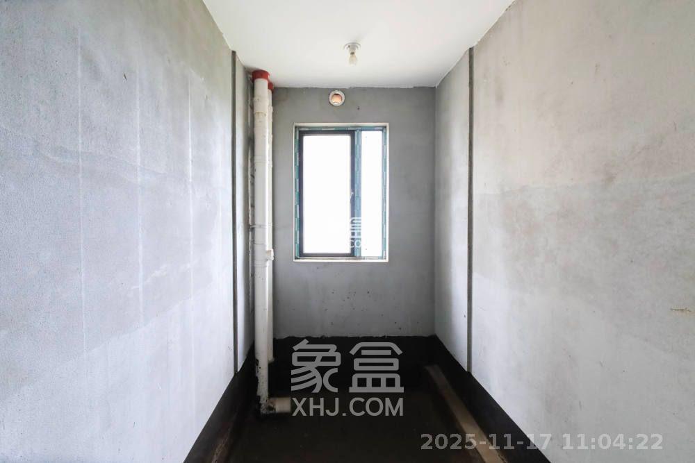 长房半岛蓝湾（观山月）  5室2厅2卫    2200.0元/月室内图