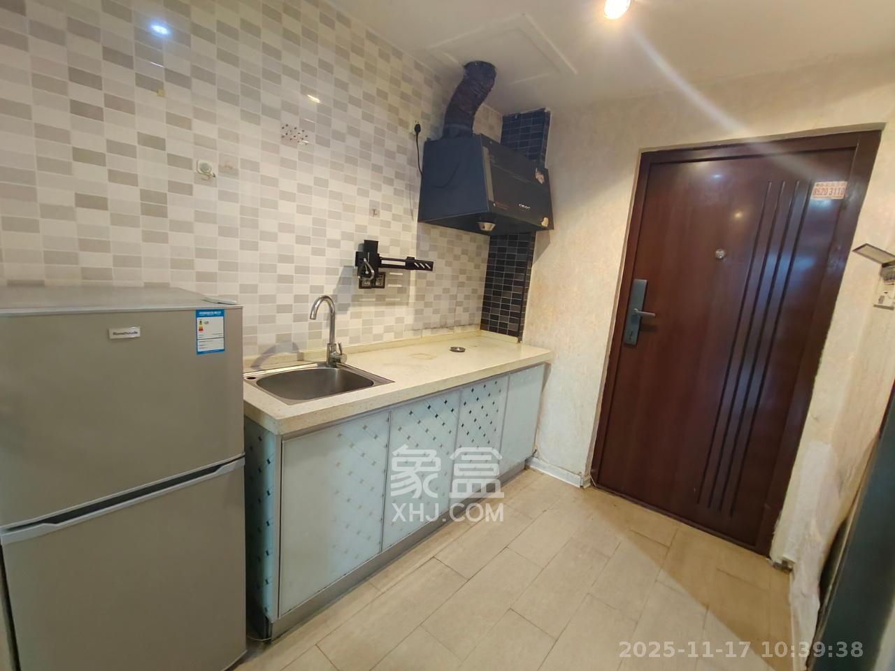 融圣国际  1室1厅1卫    1600.0元/月室内图